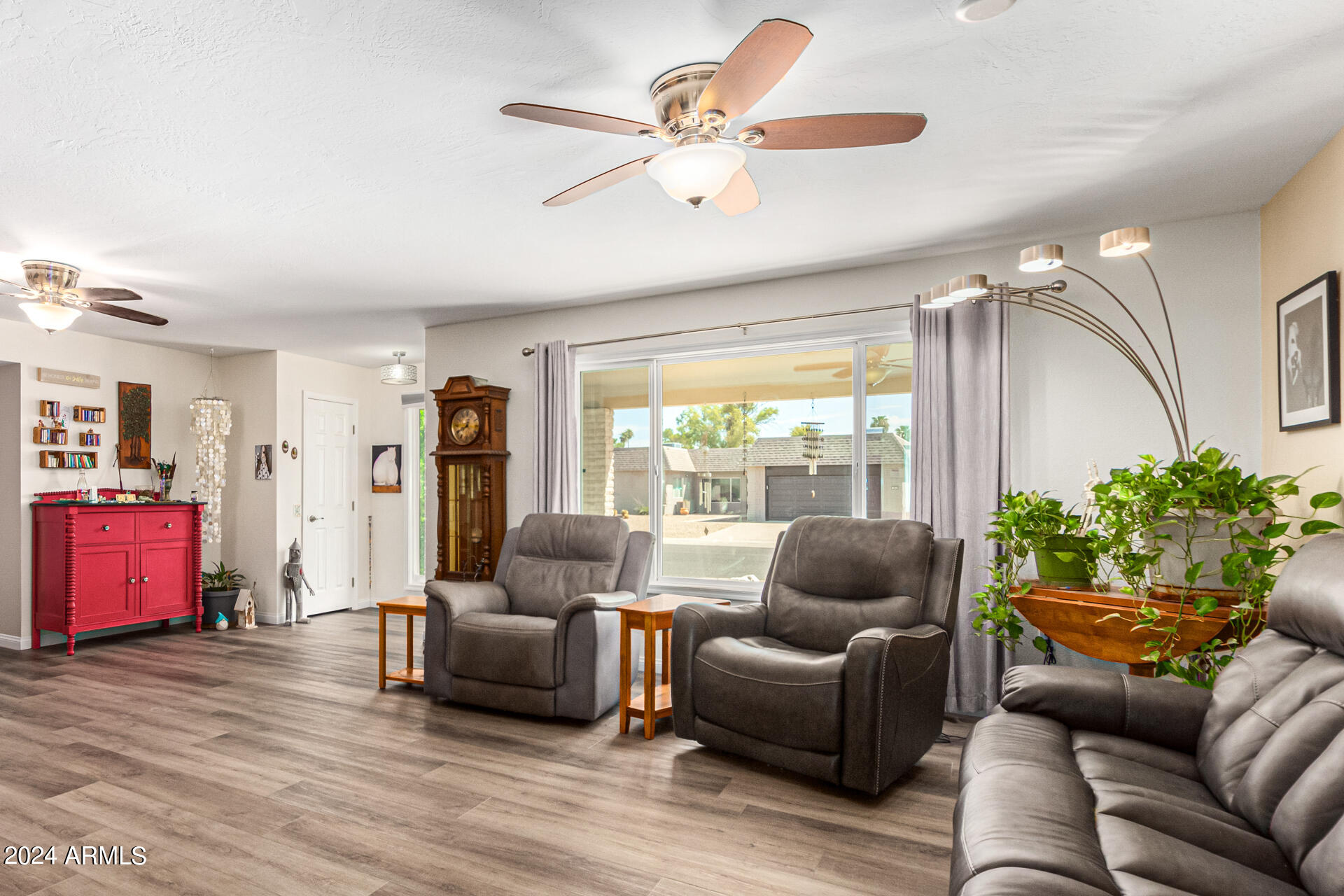 9618 W COUNTRY CLUB Drive