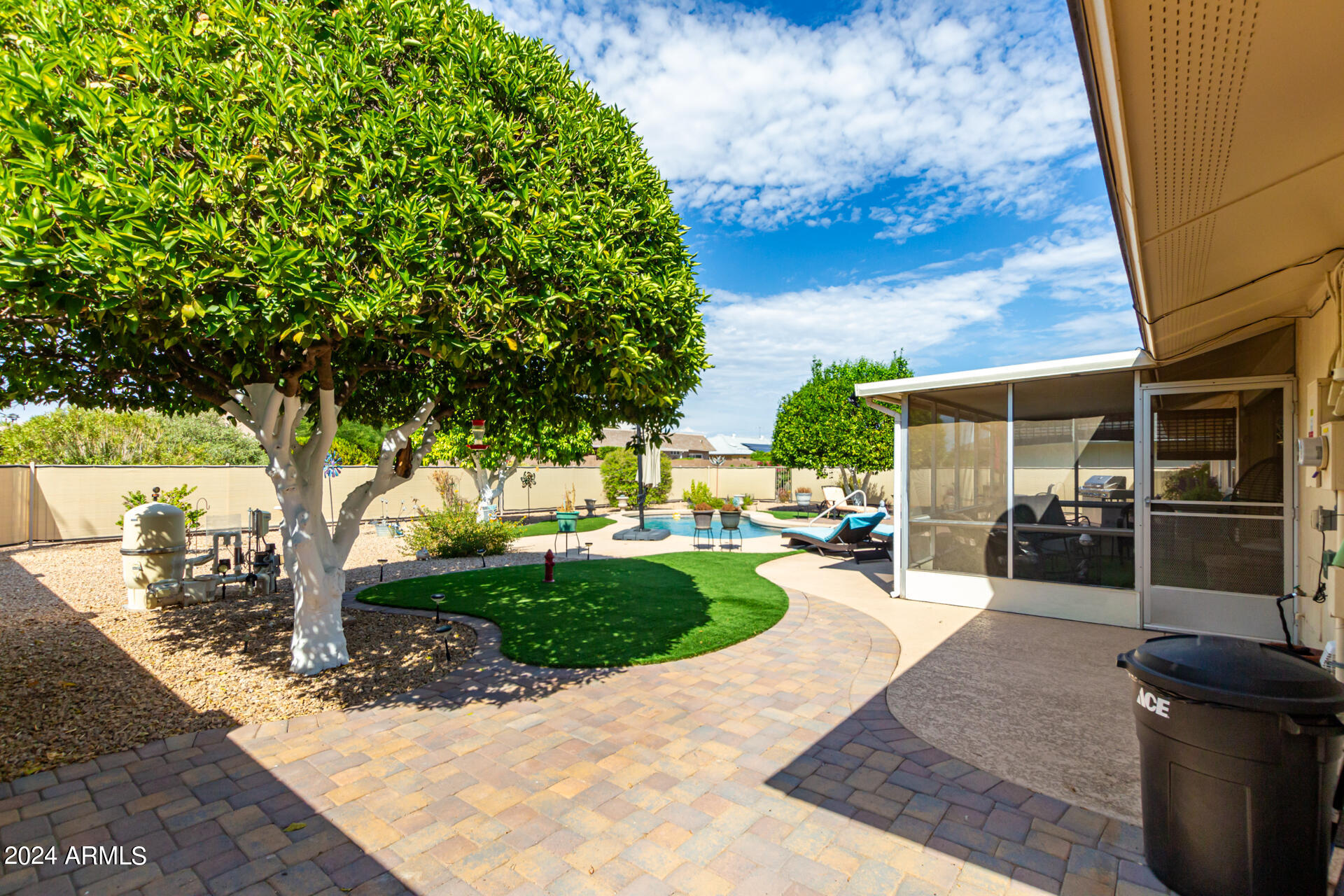 9618 W COUNTRY CLUB Drive