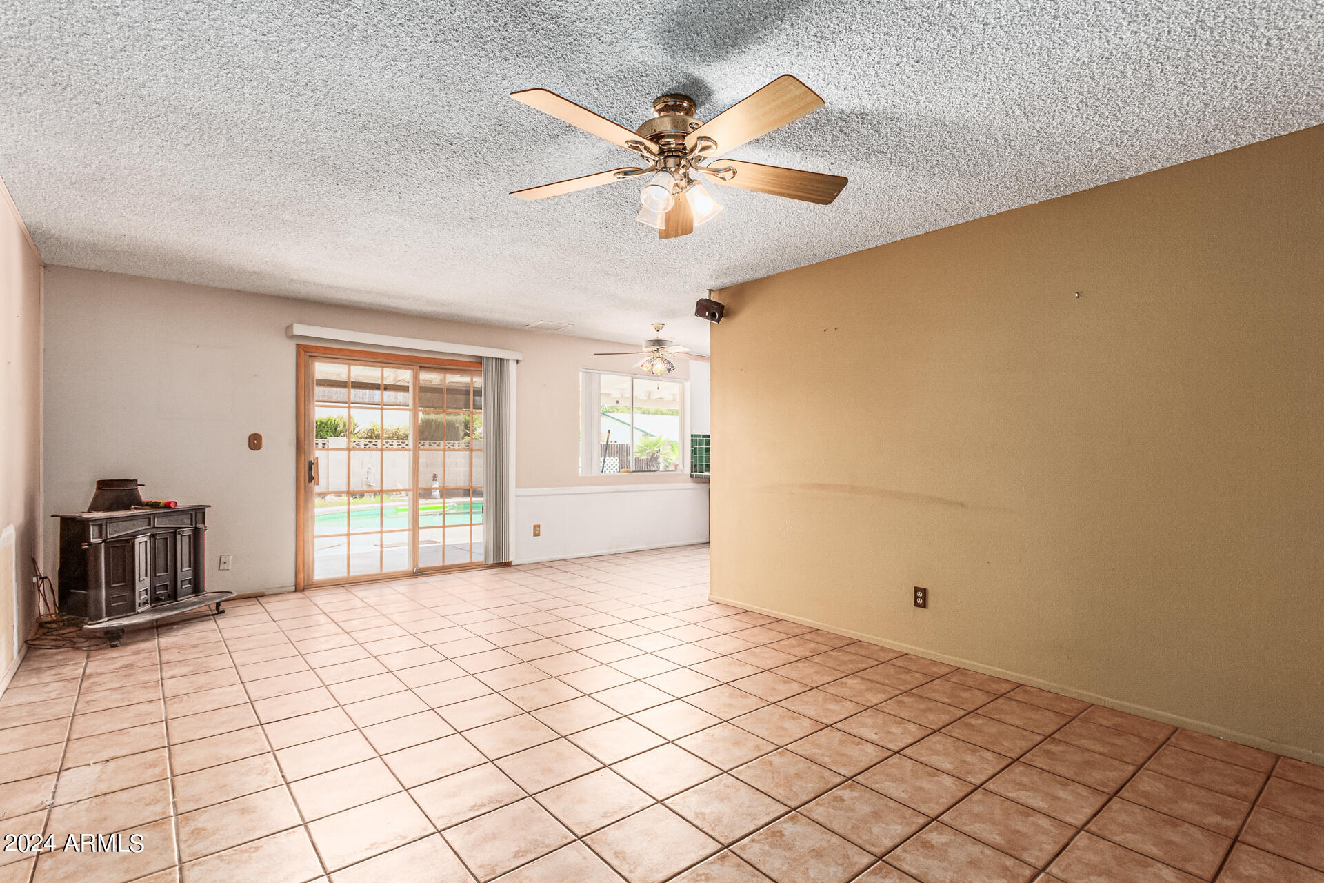 3137 N GRANITE REEF Road