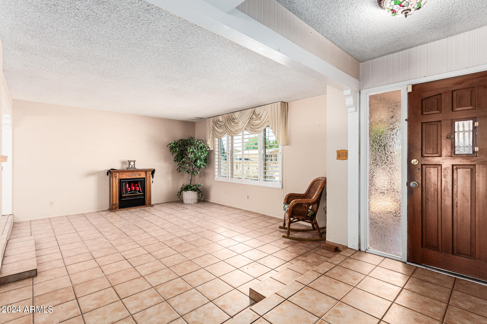 3137 N GRANITE REEF Road