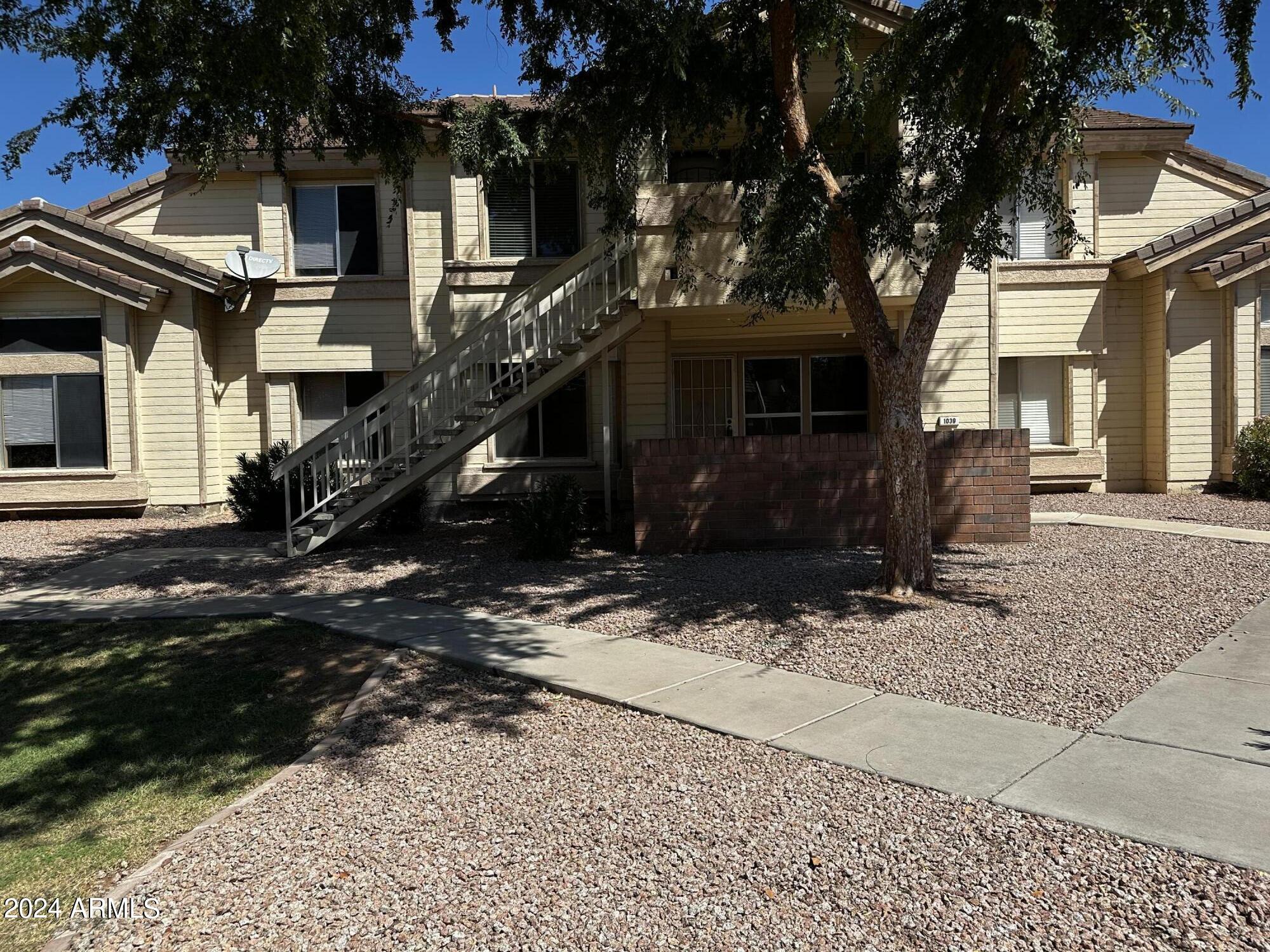 2201 N COMANCHE Drive, 1039