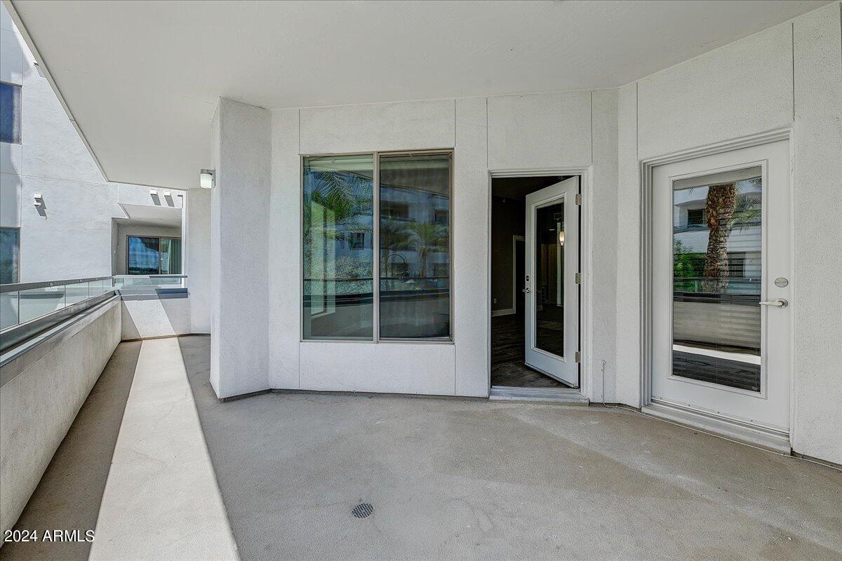 945 E Playa Del Norte Drive, 2002