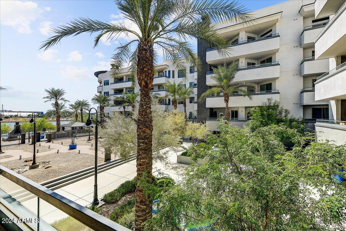 945 E Playa Del Norte Drive, 2002