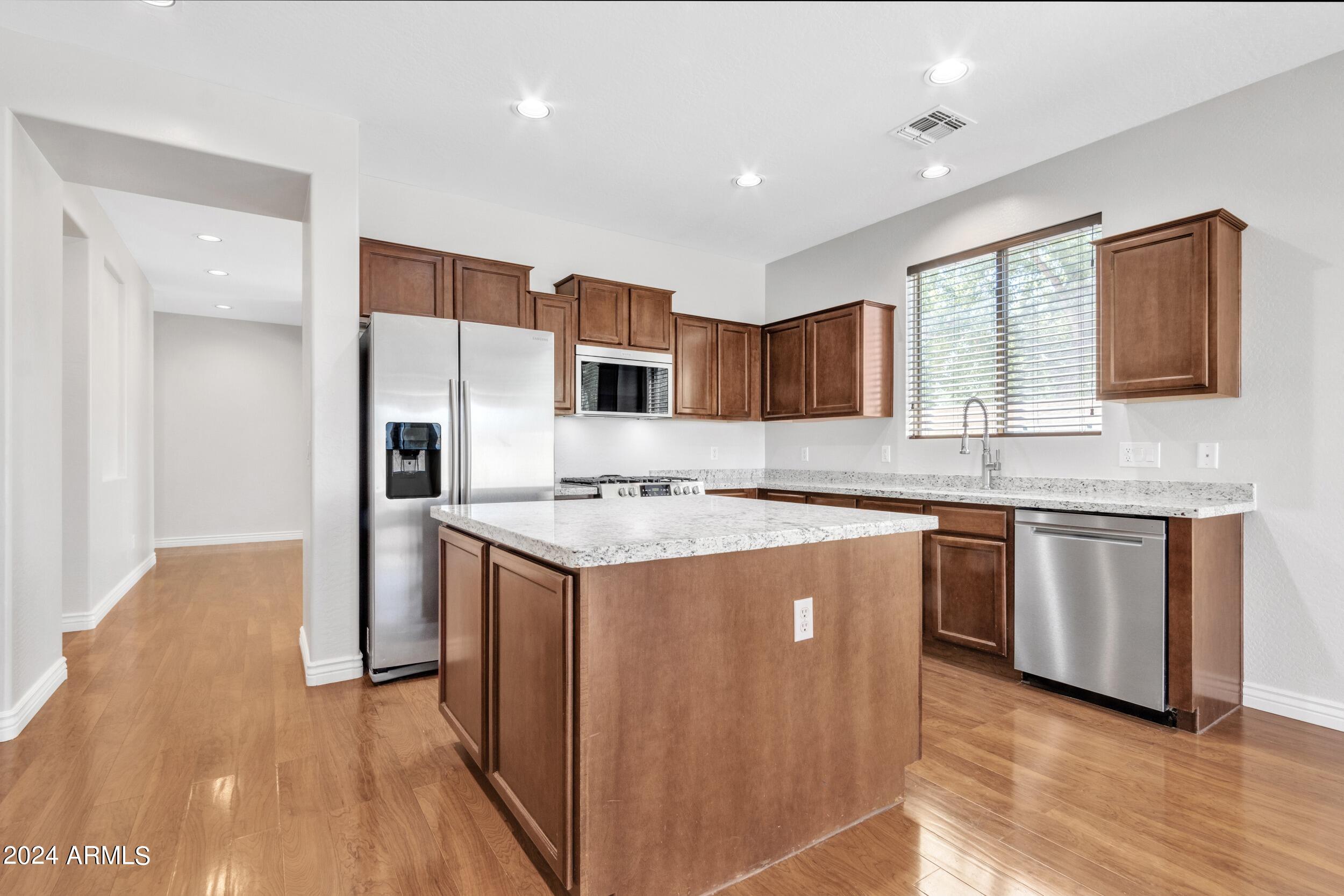 3420 S SUNLAND Drive