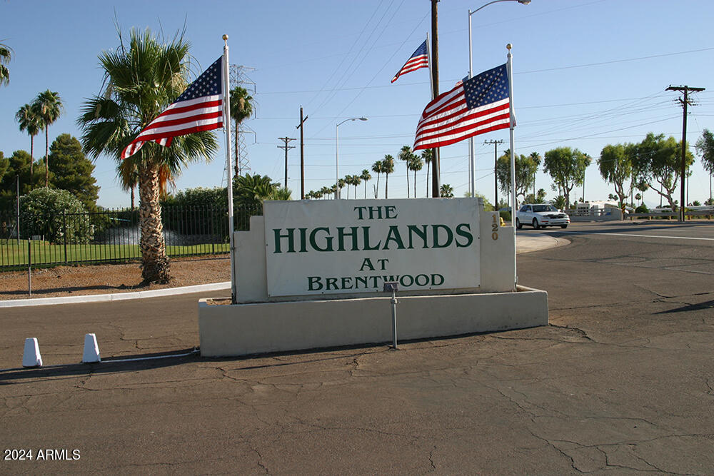 120 N VAL VISTA Drive, 70