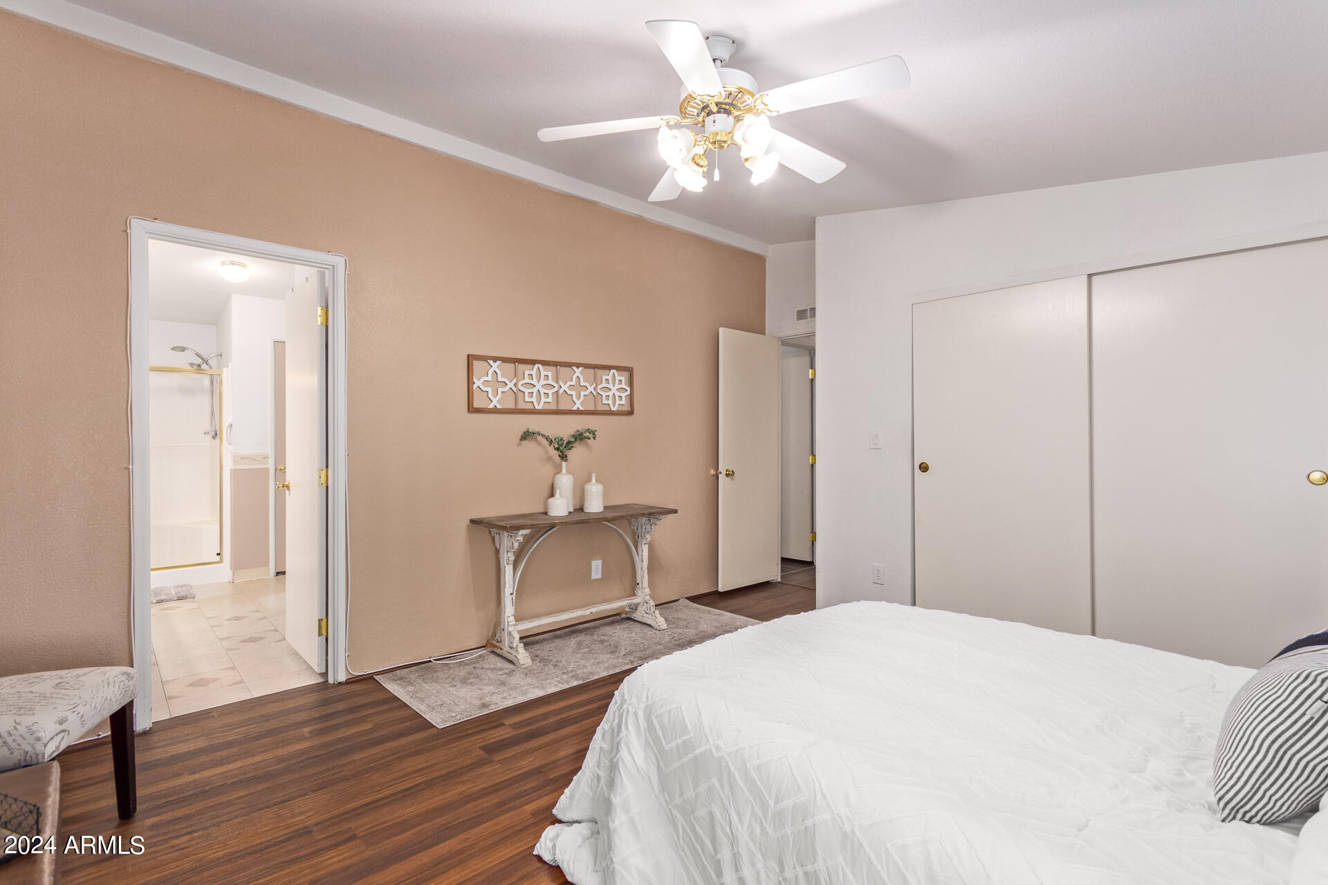 120 N VAL VISTA Drive, 70