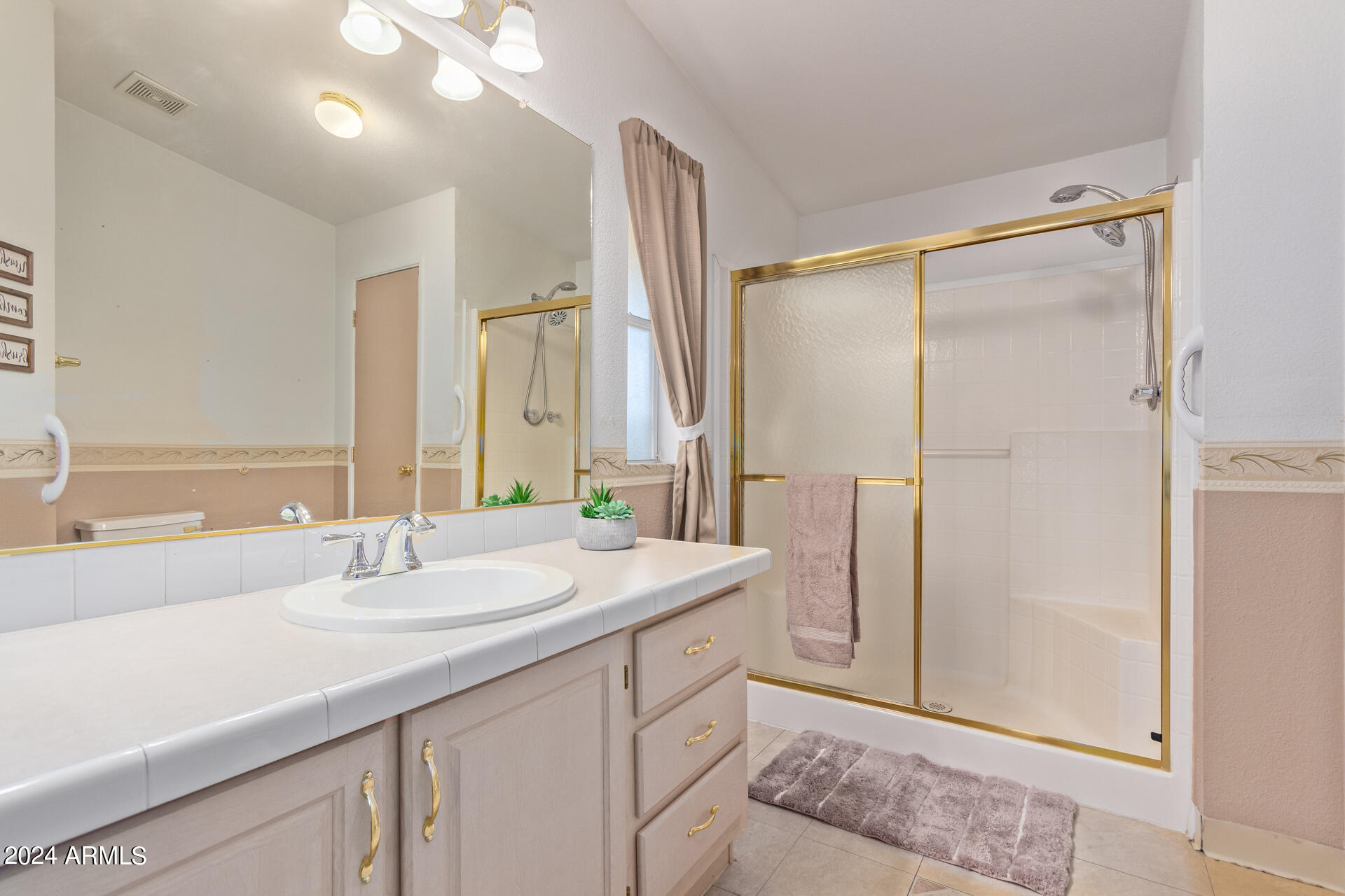 120 N VAL VISTA Drive, 70