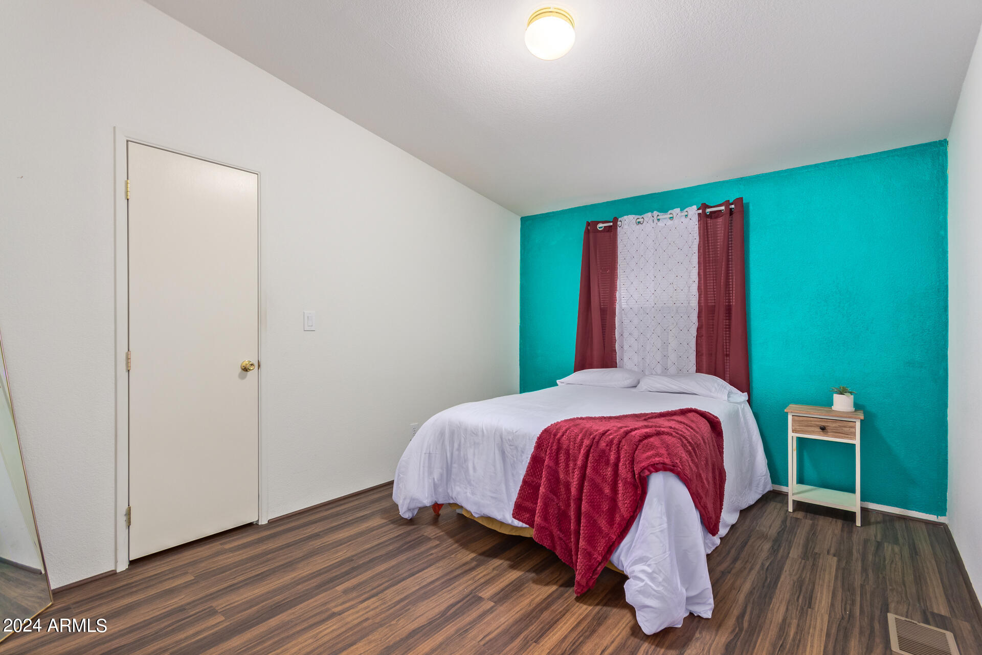 120 N VAL VISTA Drive, 70