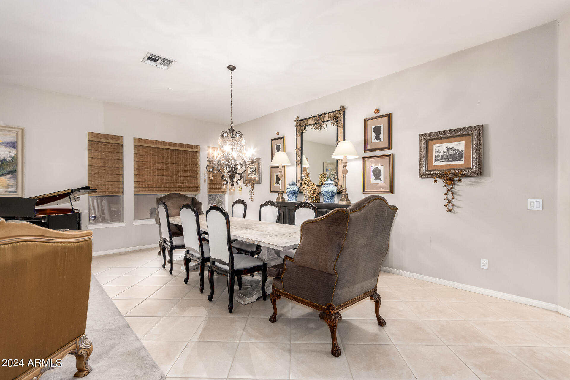 2333 W SPRUCE Drive