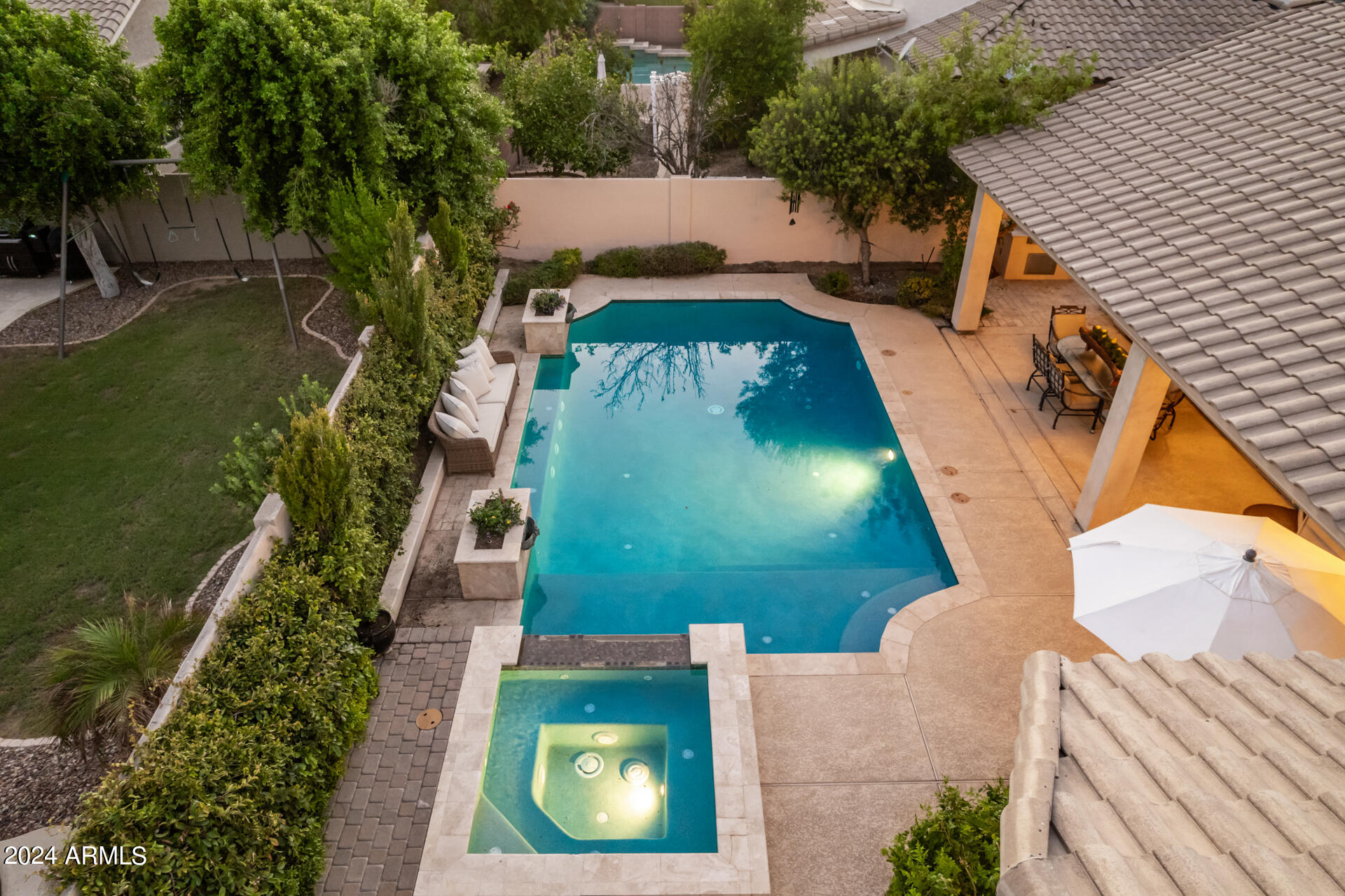 2333 W SPRUCE Drive