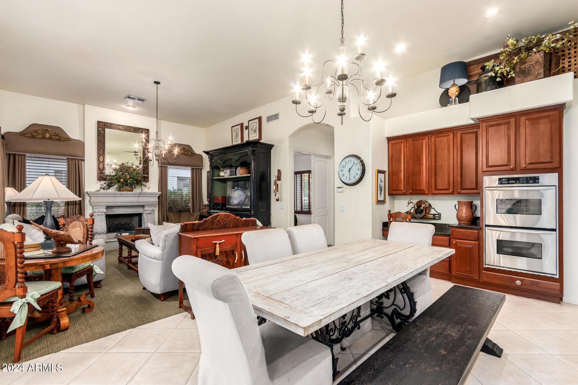 2333 W SPRUCE Drive