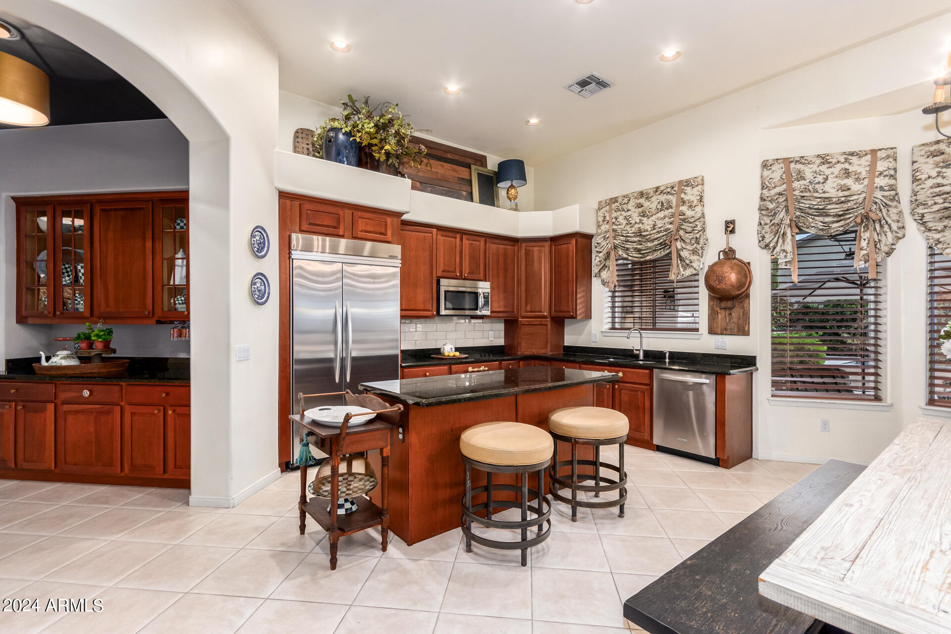 2333 W SPRUCE Drive