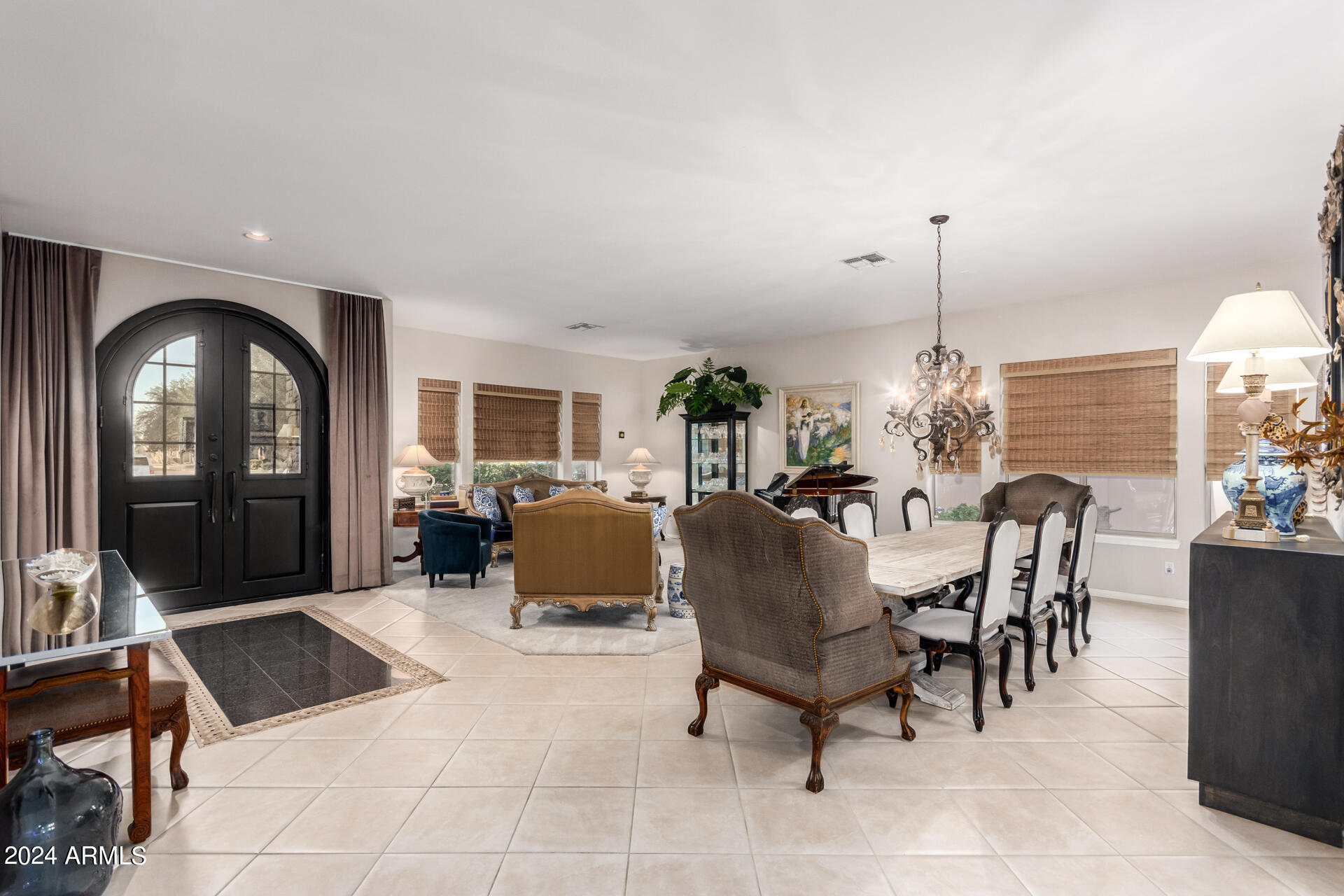 2333 W SPRUCE Drive
