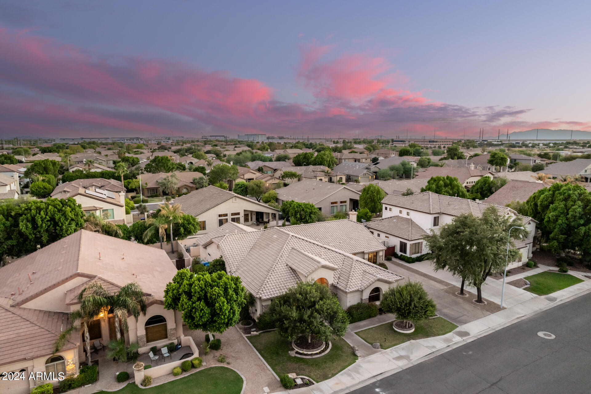 2333 W SPRUCE Drive