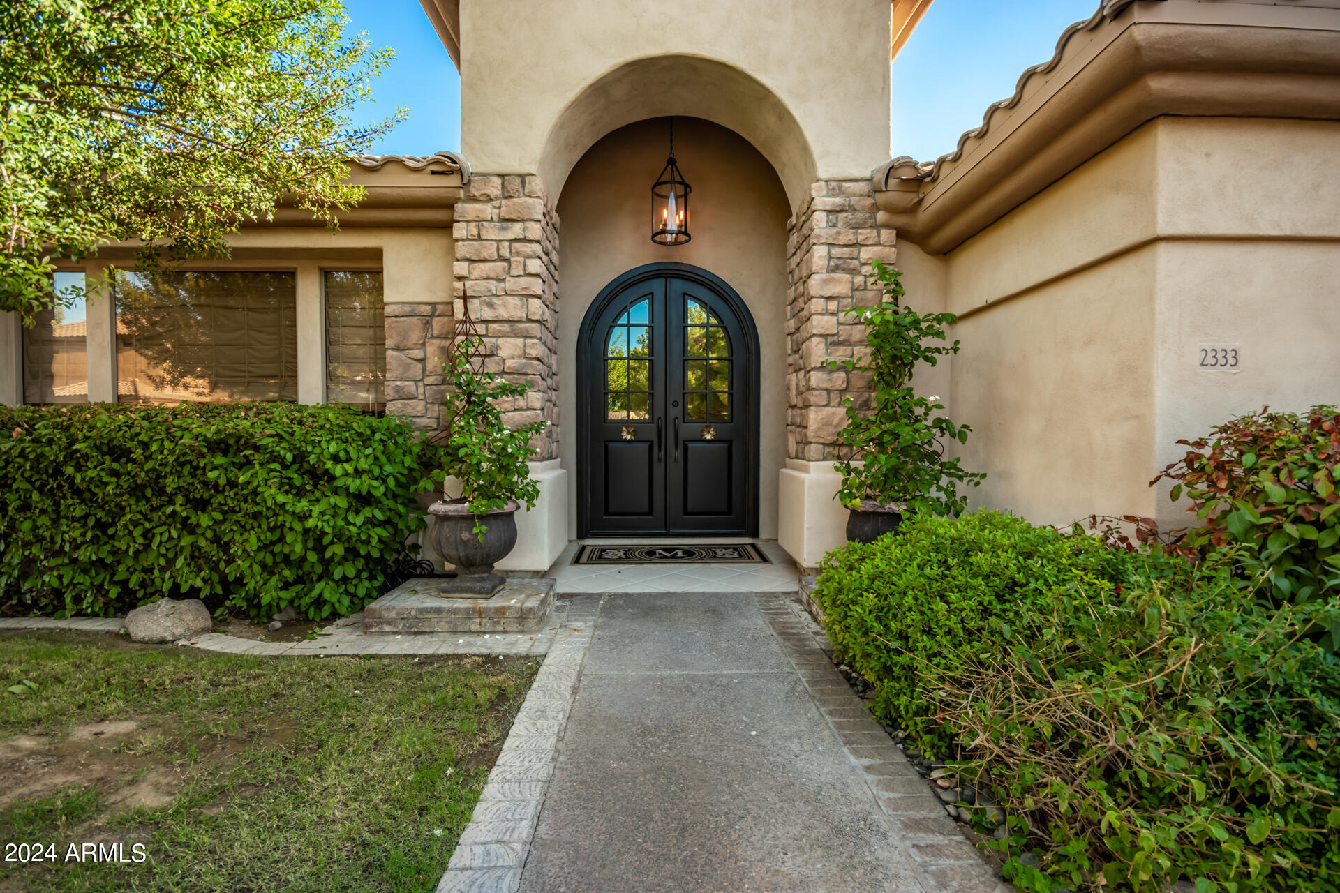 2333 W SPRUCE Drive