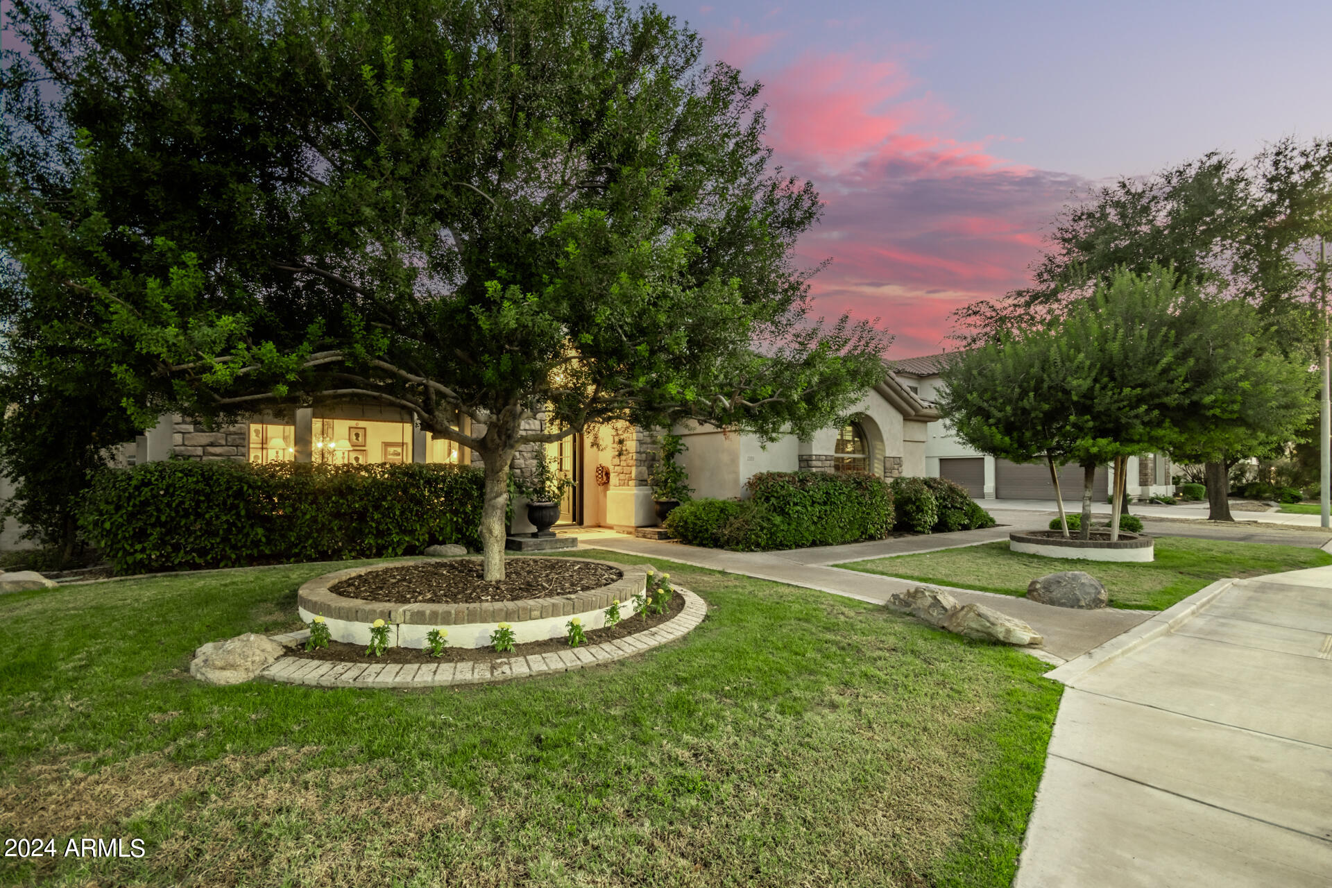 2333 W SPRUCE Drive