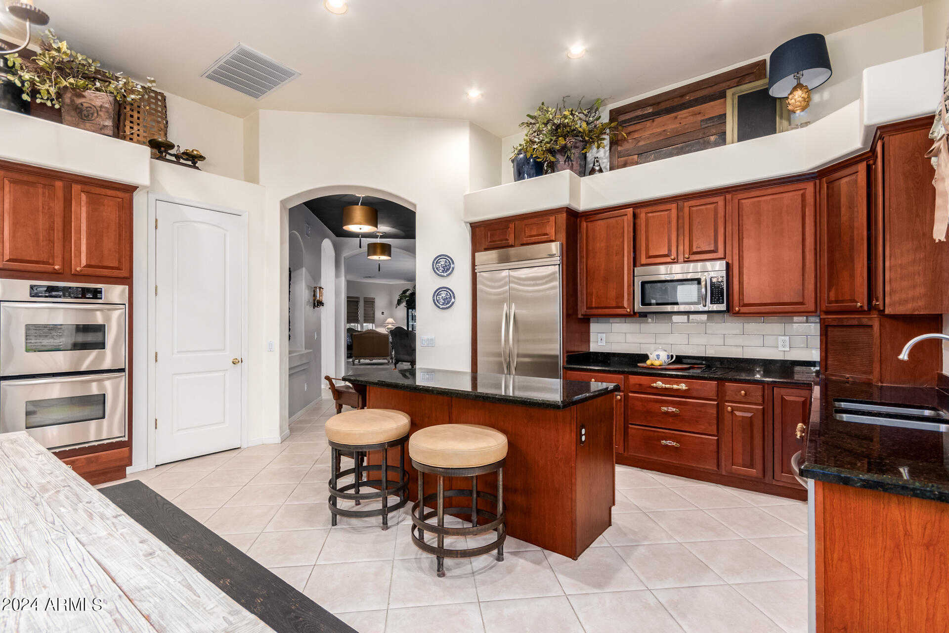 2333 W SPRUCE Drive