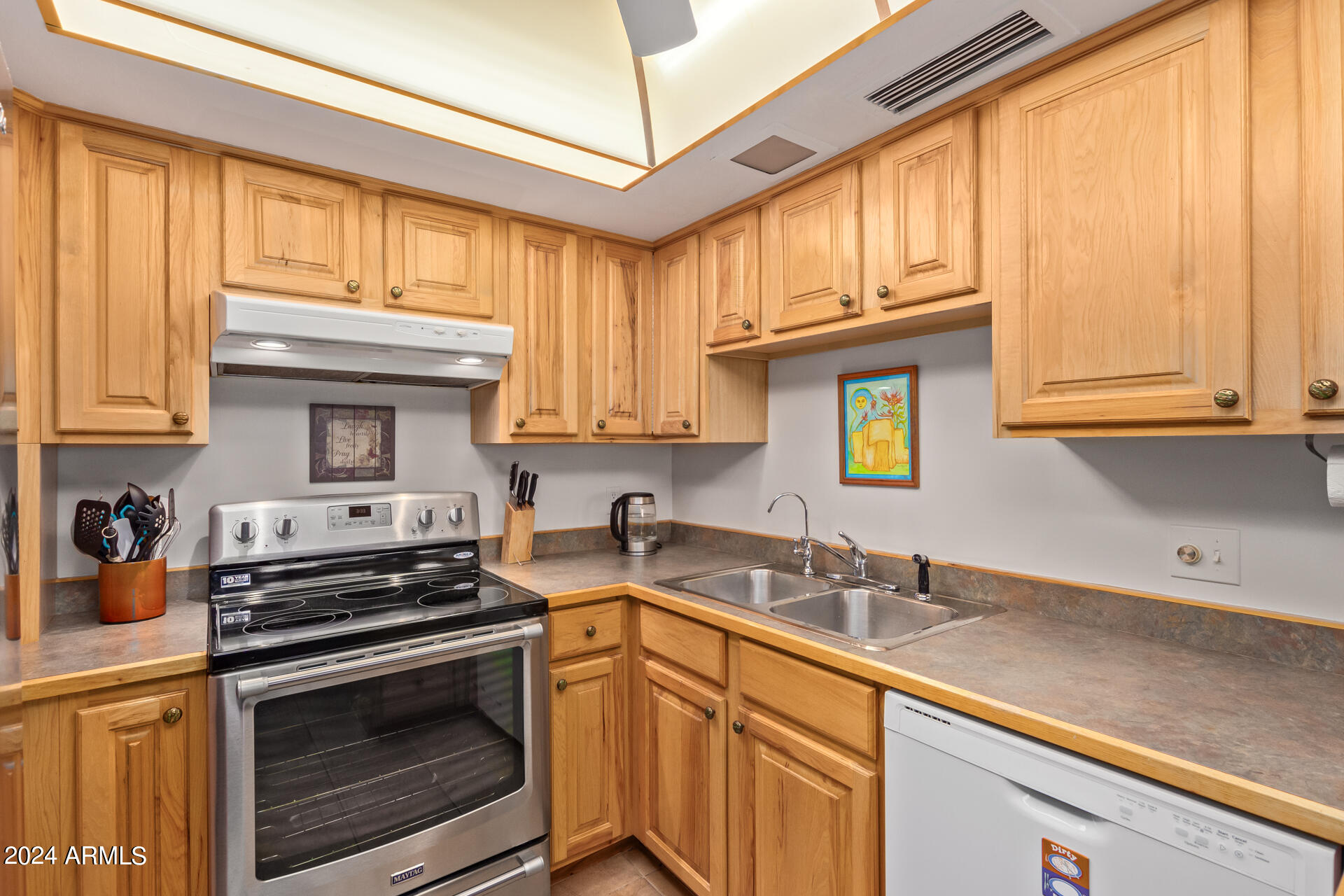 1389 N BULLMOOSE Court