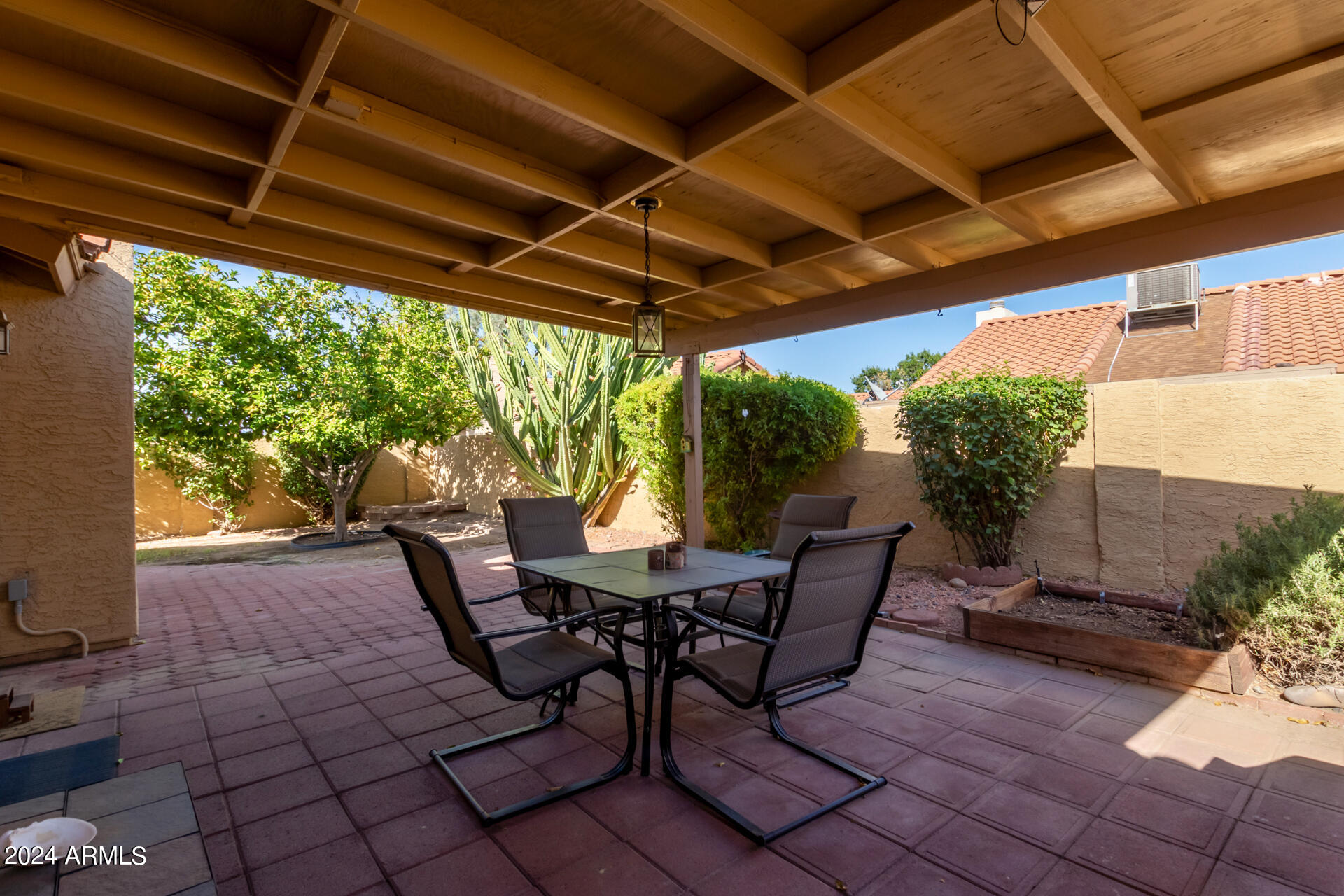 1389 N BULLMOOSE Court