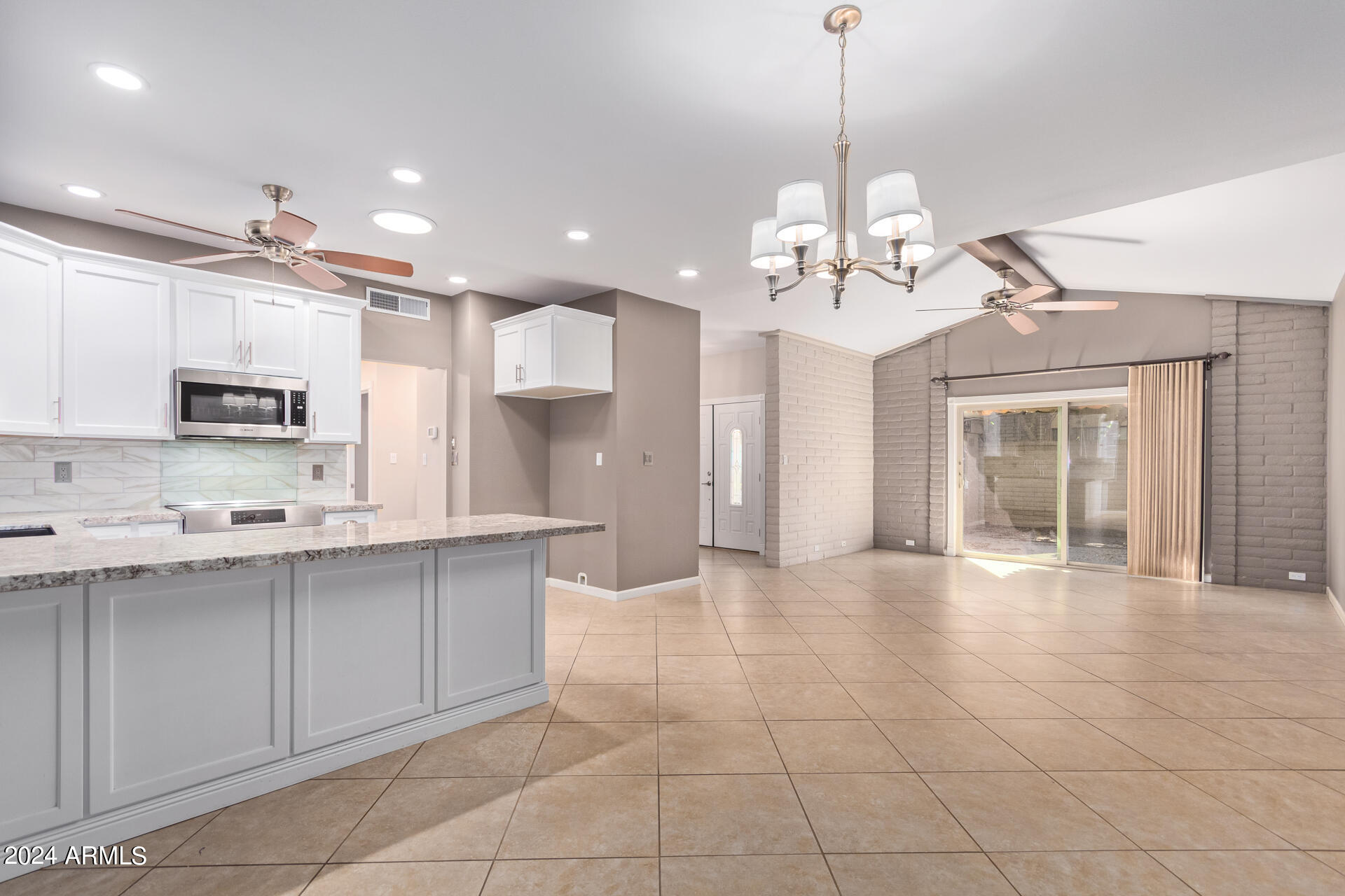 4525 N 66TH Street, 33