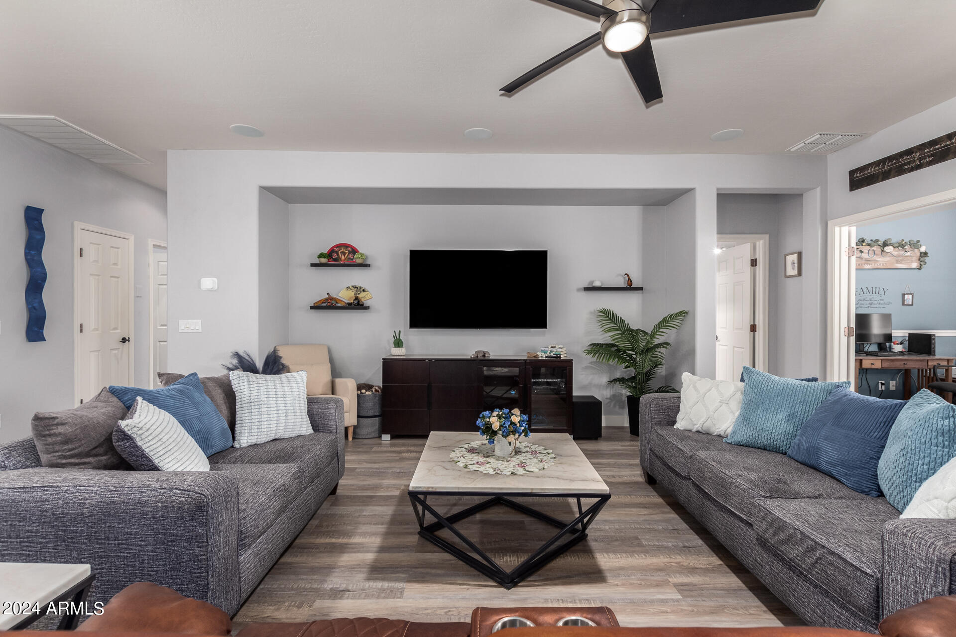 313 W TWIN PEAKS Parkway