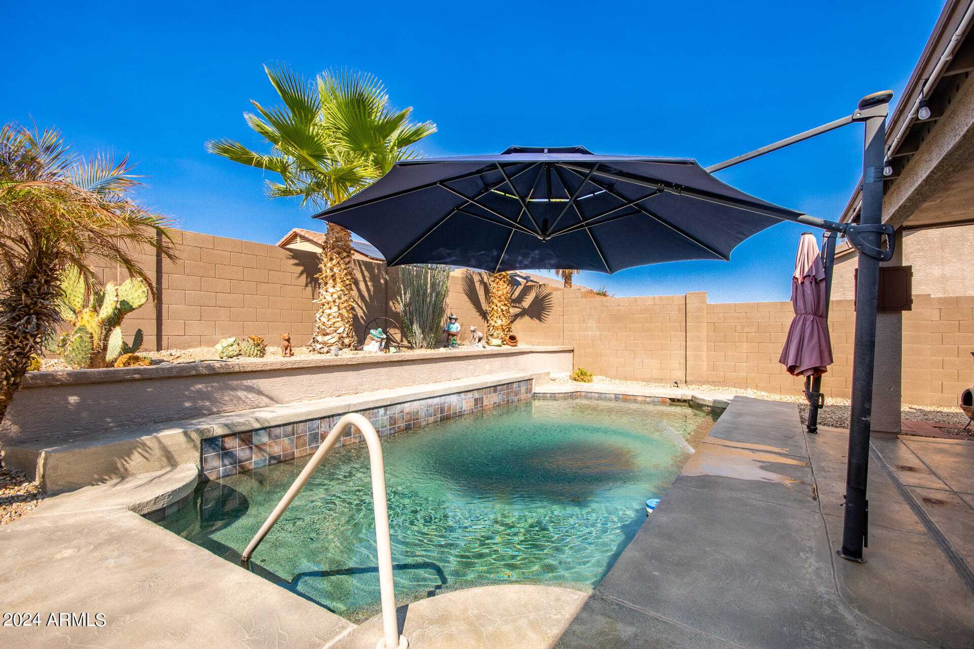 22938 W PAPAGO Street