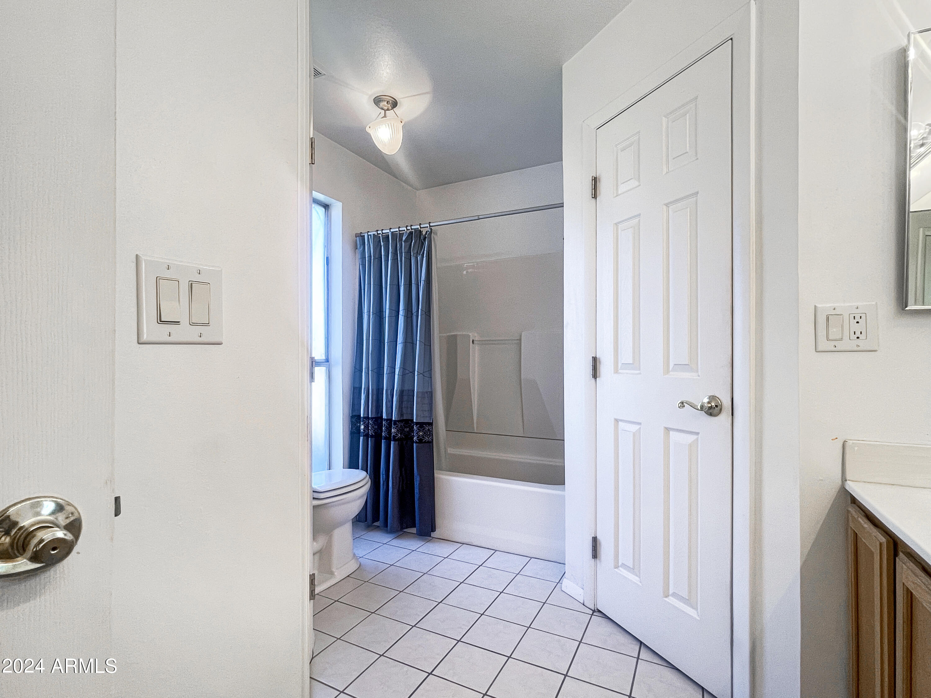 7730 W PARADISE Drive