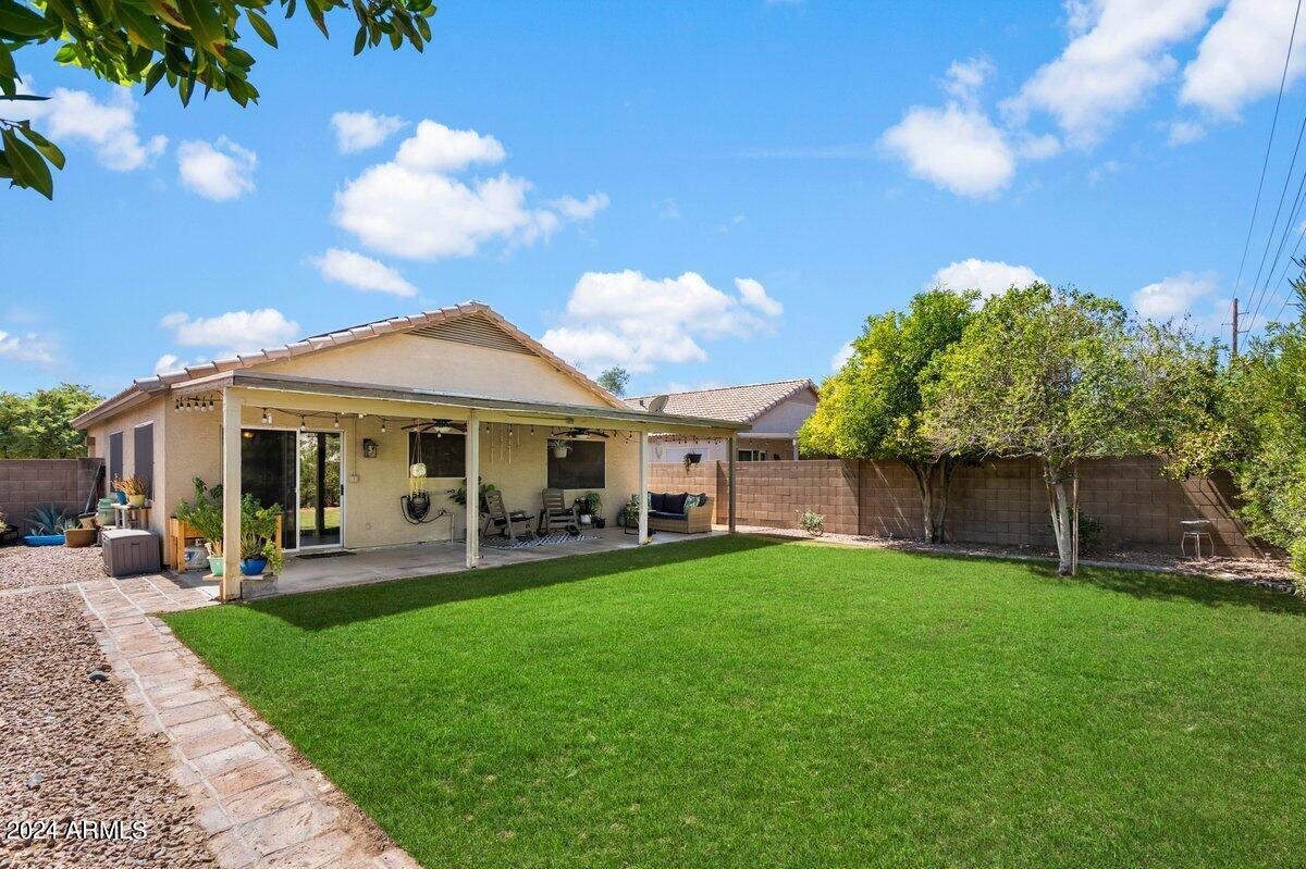 3226 W MELINDA Lane