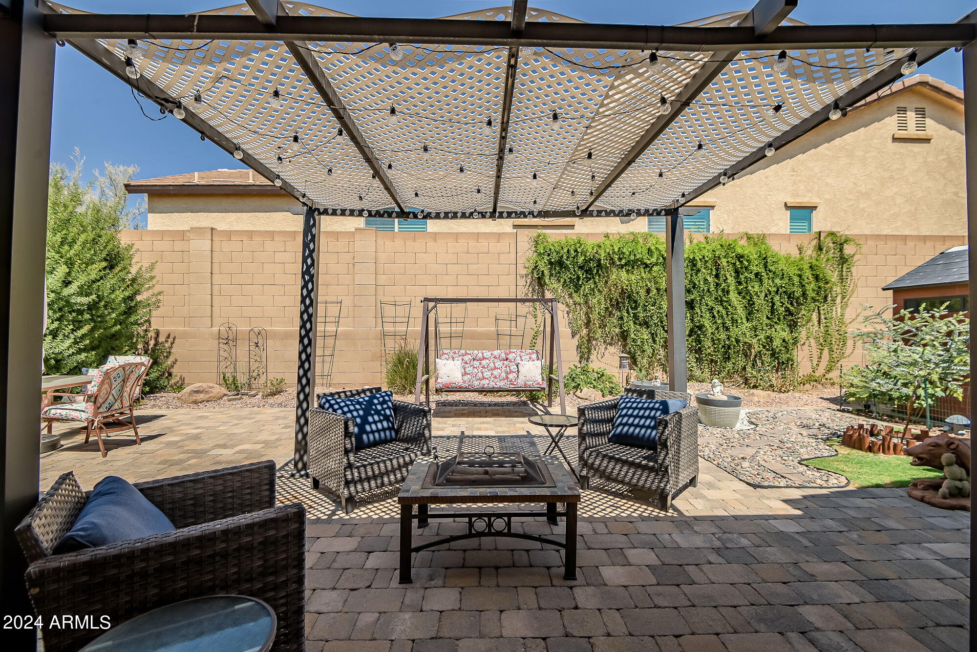 2550 W RABJOHN Road