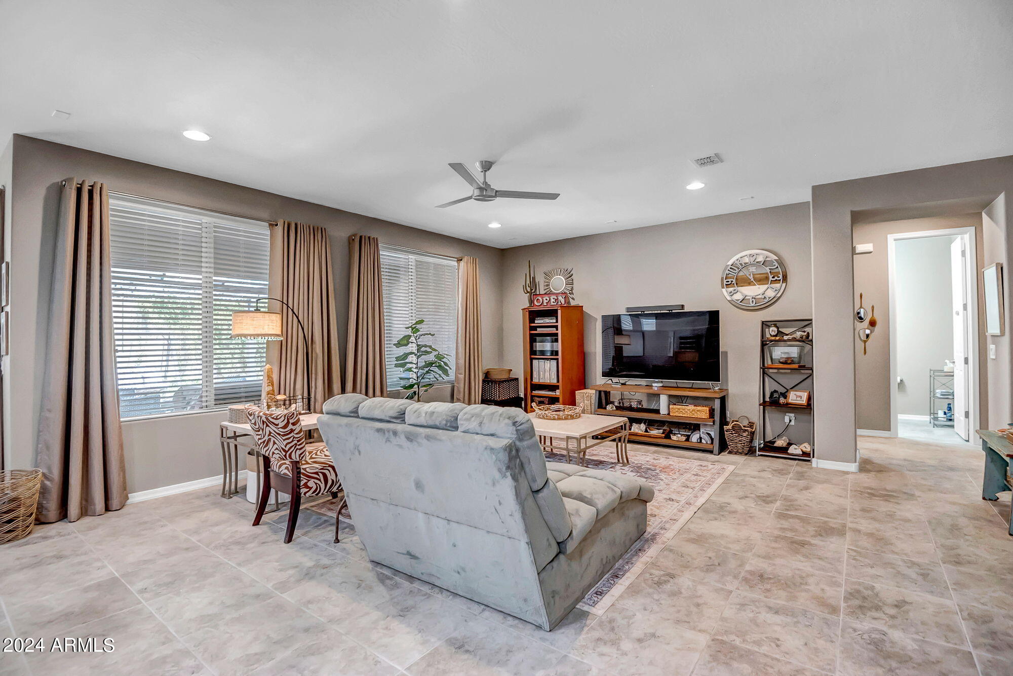2550 W RABJOHN Road