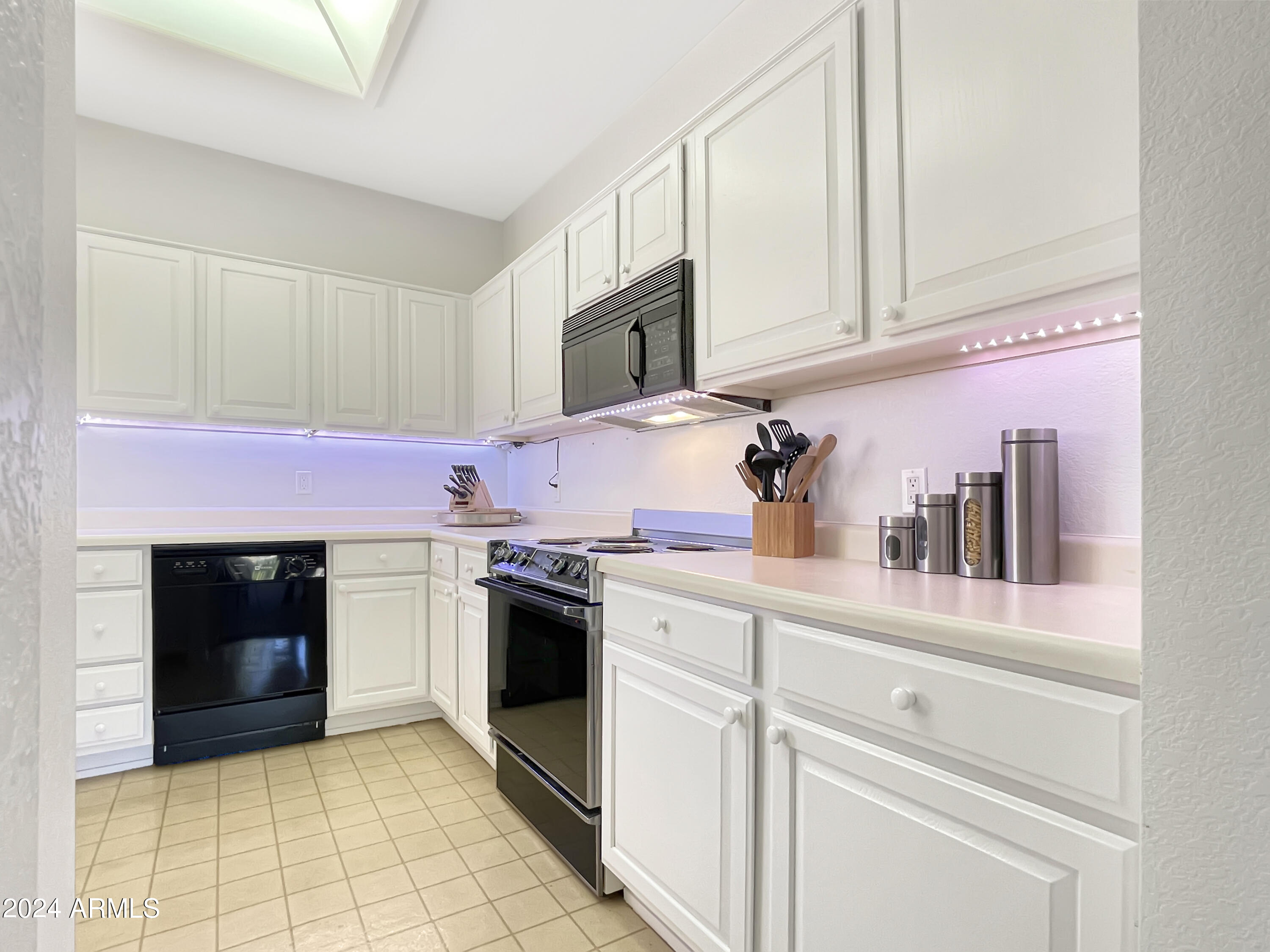 19400 N WESTBROOK Parkway, 323