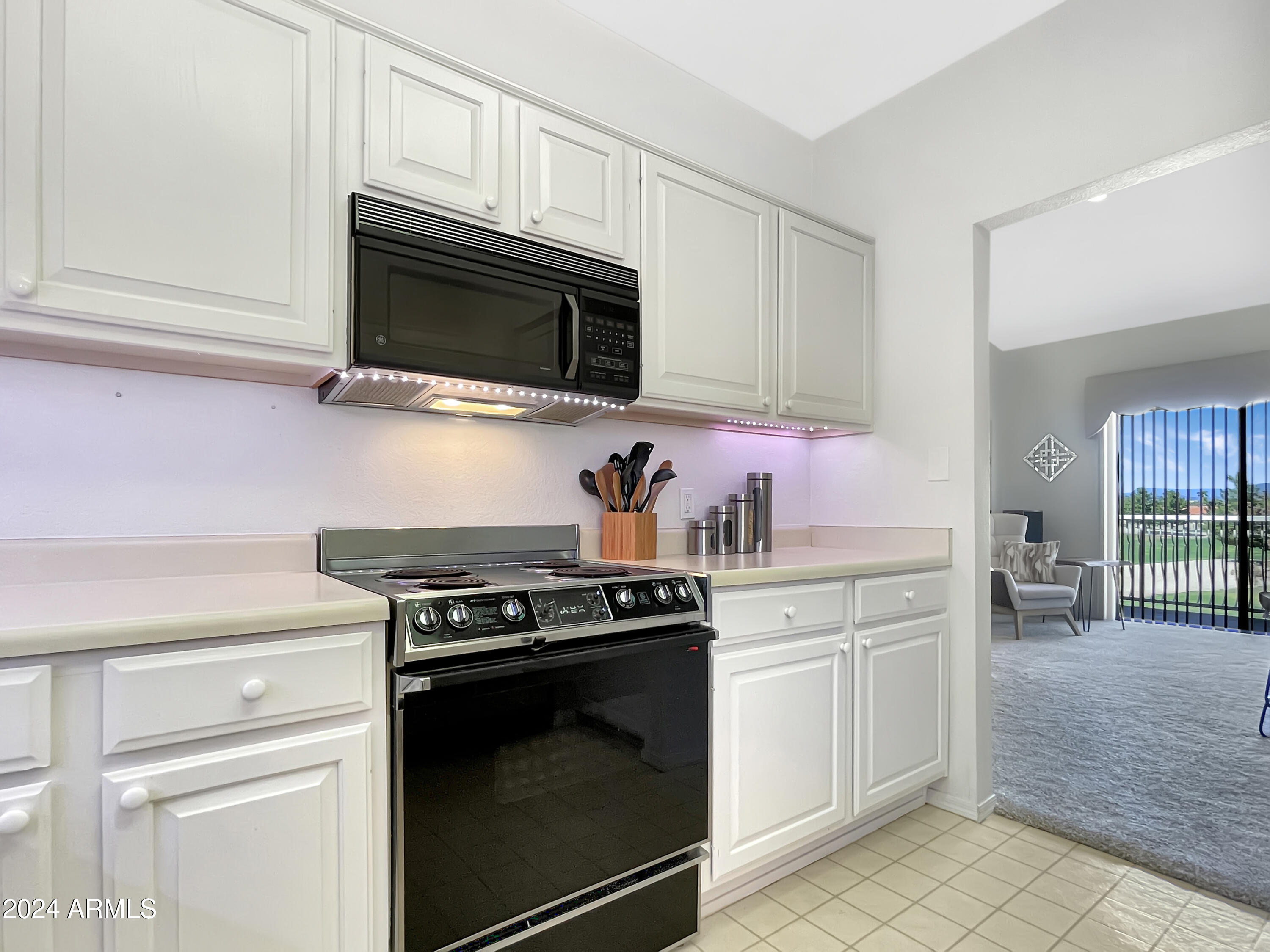 19400 N WESTBROOK Parkway, 323