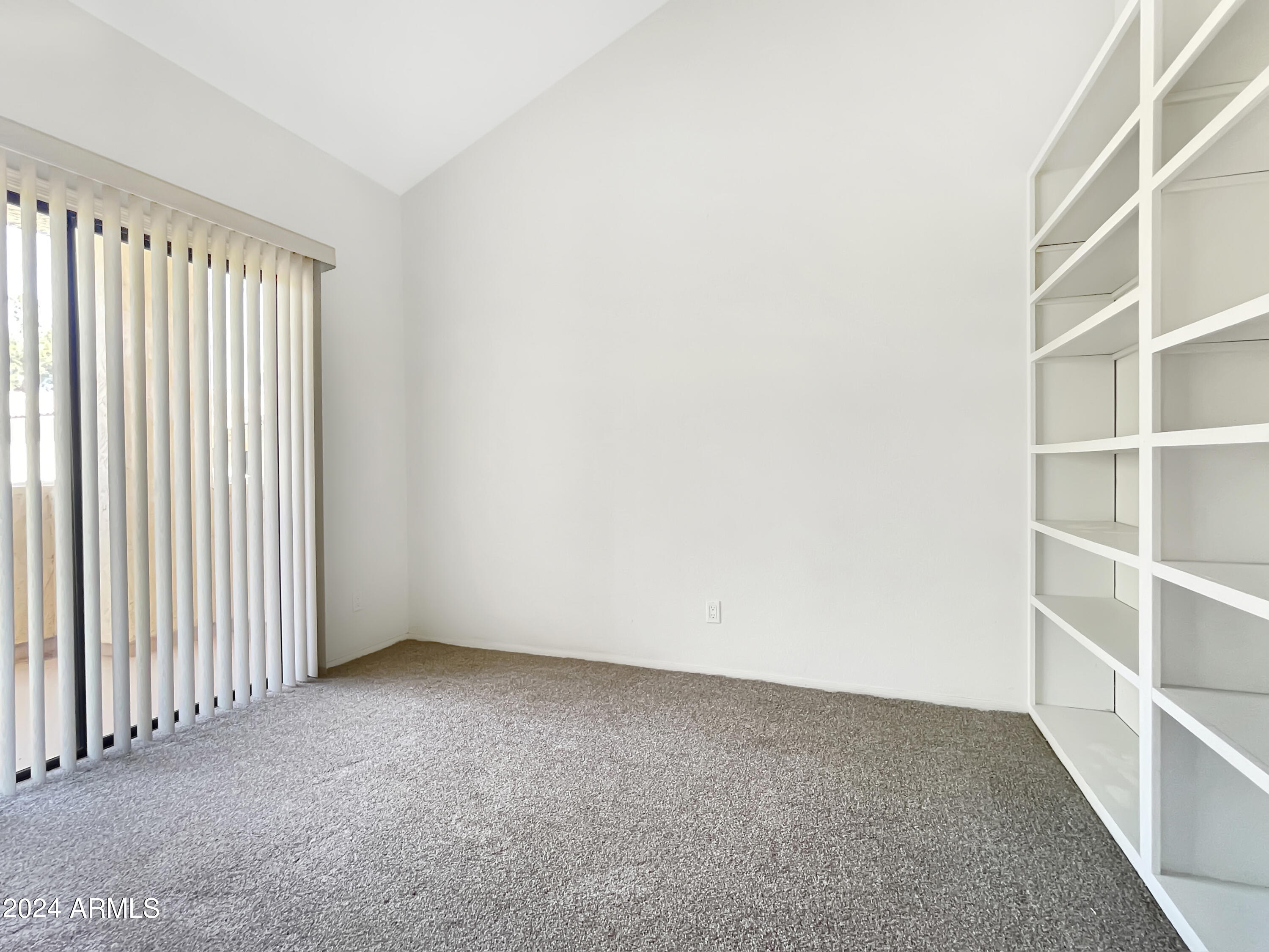 19400 N WESTBROOK Parkway, 323