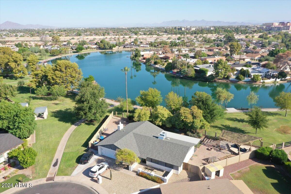 2562 W JACINTO Circle