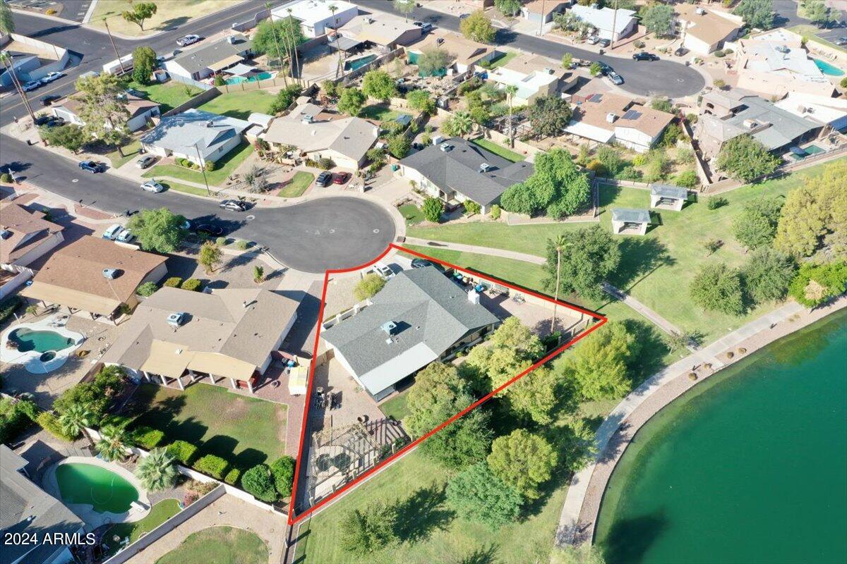 2562 W JACINTO Circle