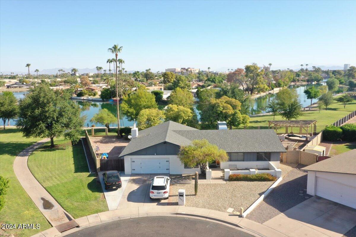 2562 W JACINTO Circle