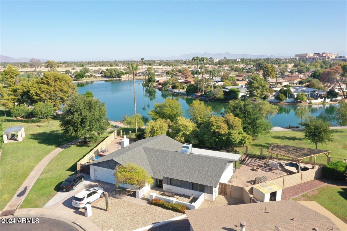 2562 W JACINTO Circle