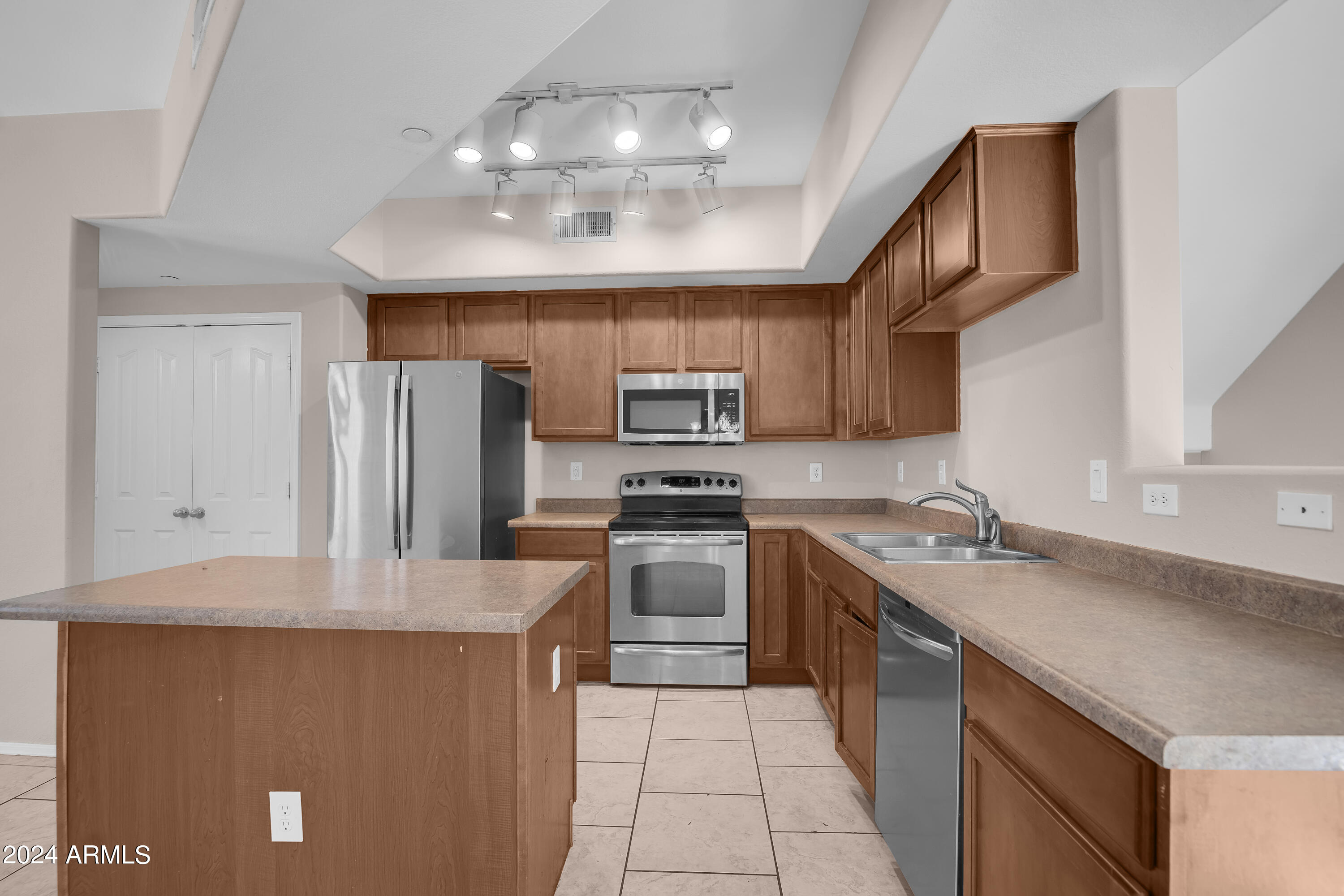 900 S 94TH Street, 1078