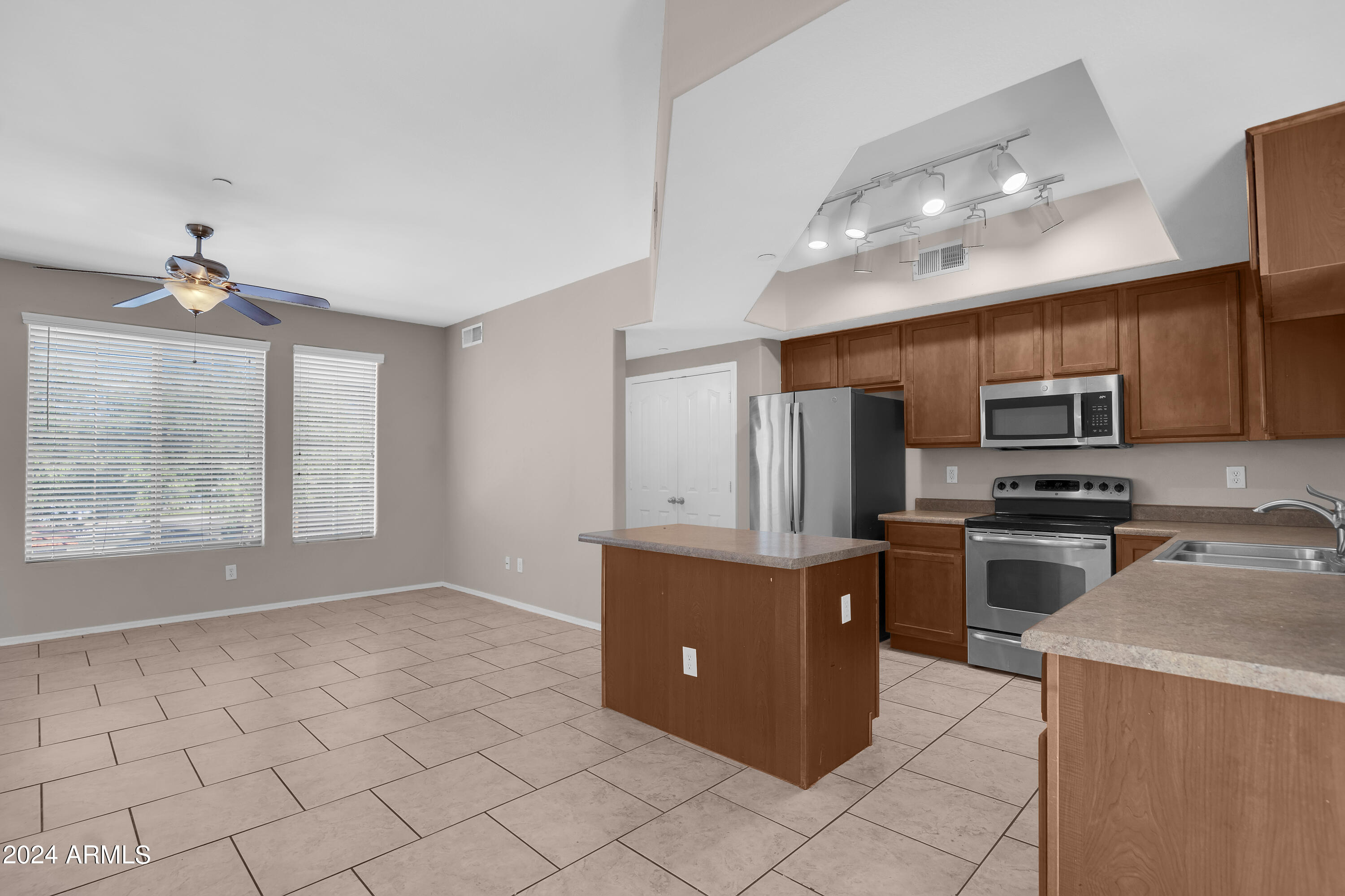 900 S 94TH Street, 1078