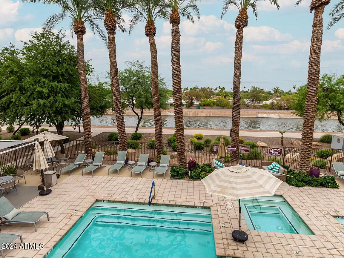 4909 N WOODMERE FAIRWAY, 1003