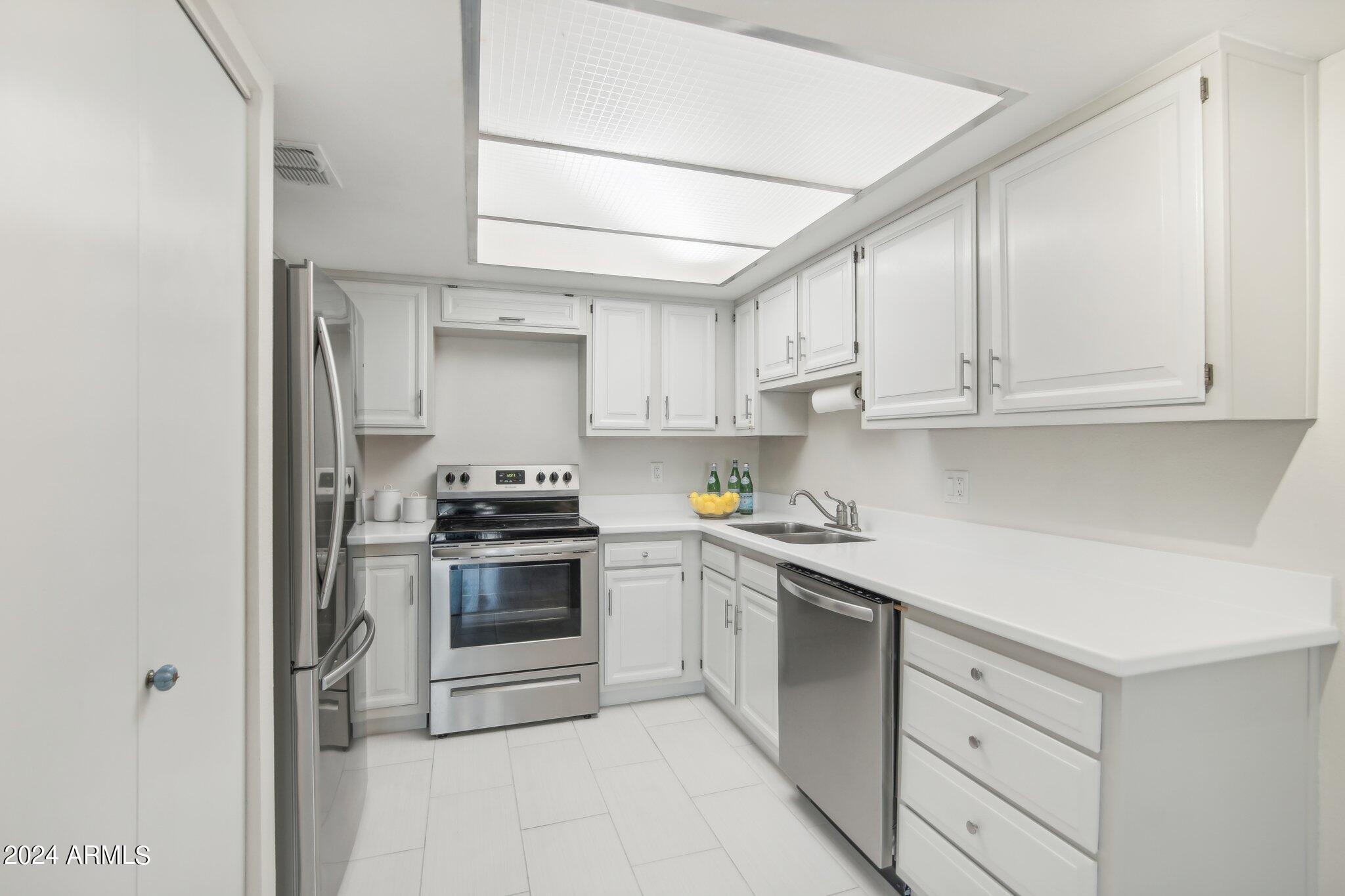 7850 E CAMELBACK Road, 207