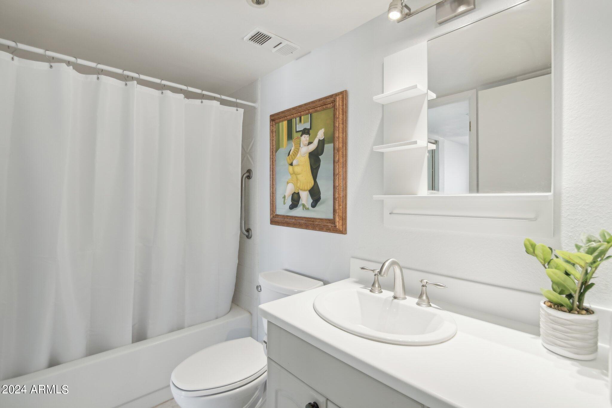 7850 E CAMELBACK Road, 207