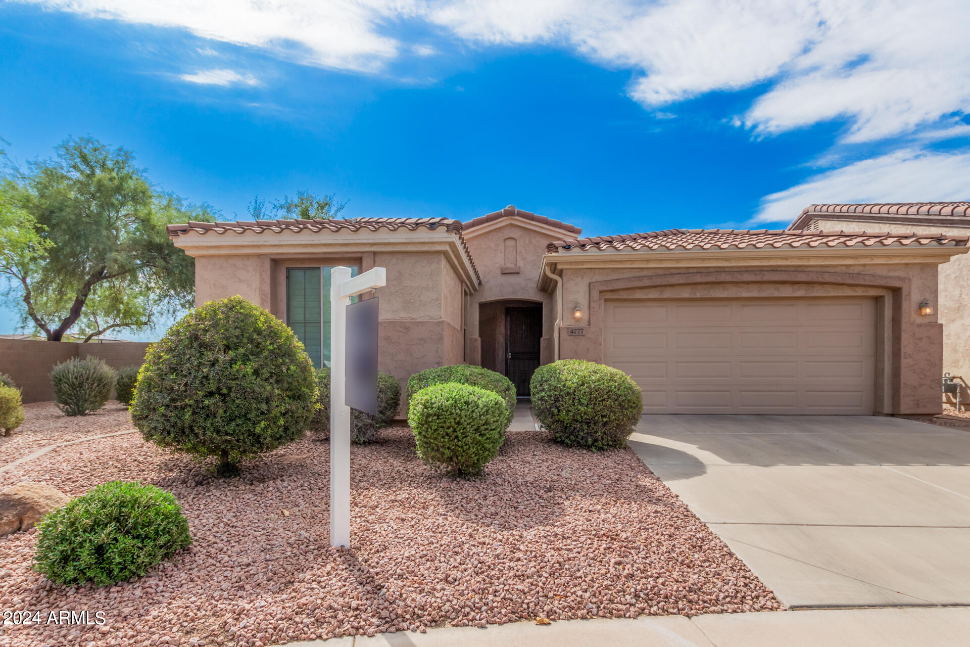 4777 E NARROWLEAF Drive
