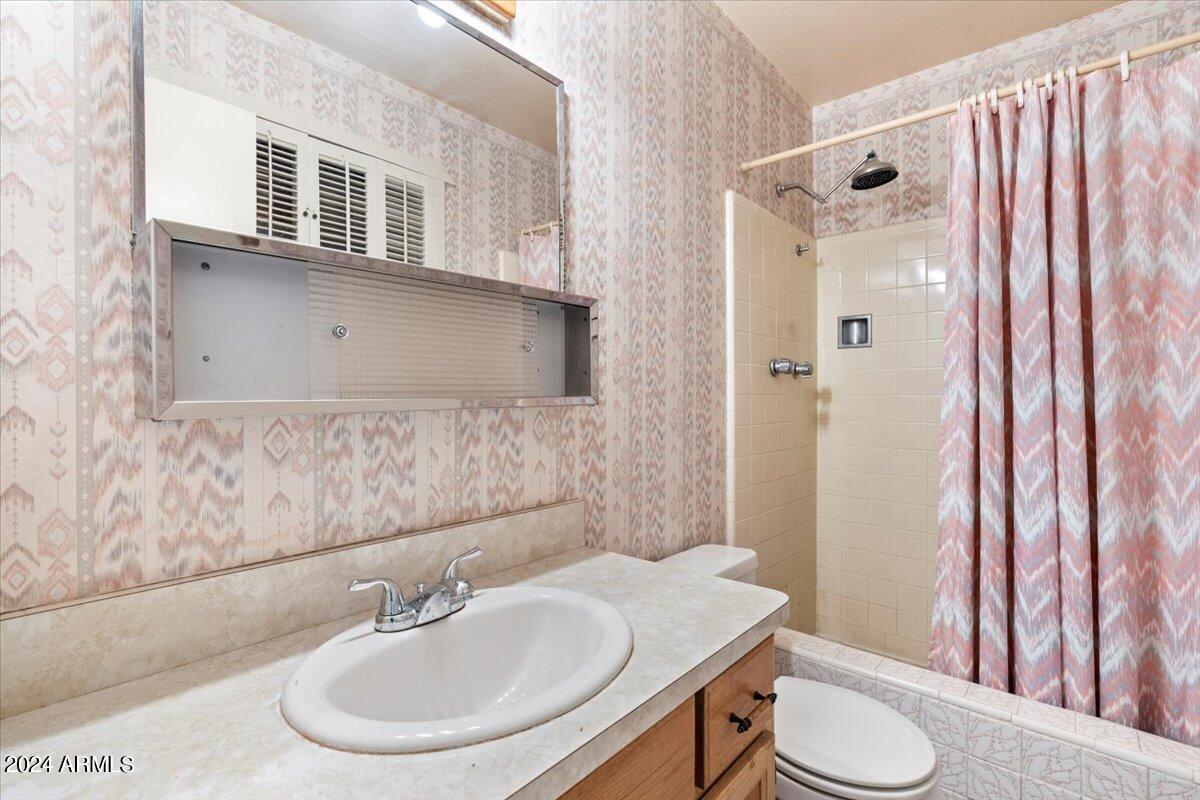 1132 N 74TH Street