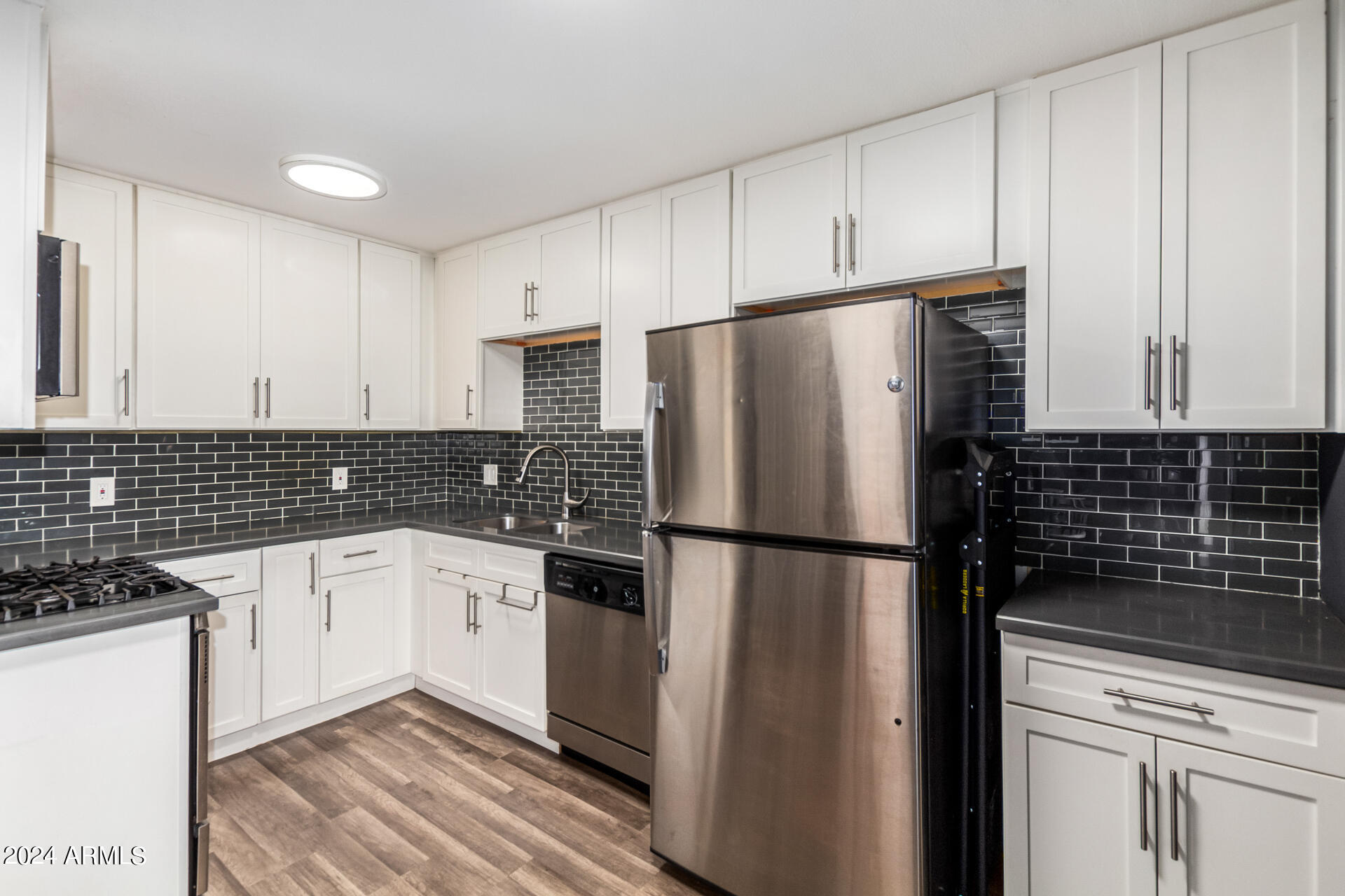 4950 N MILLER Road, 205