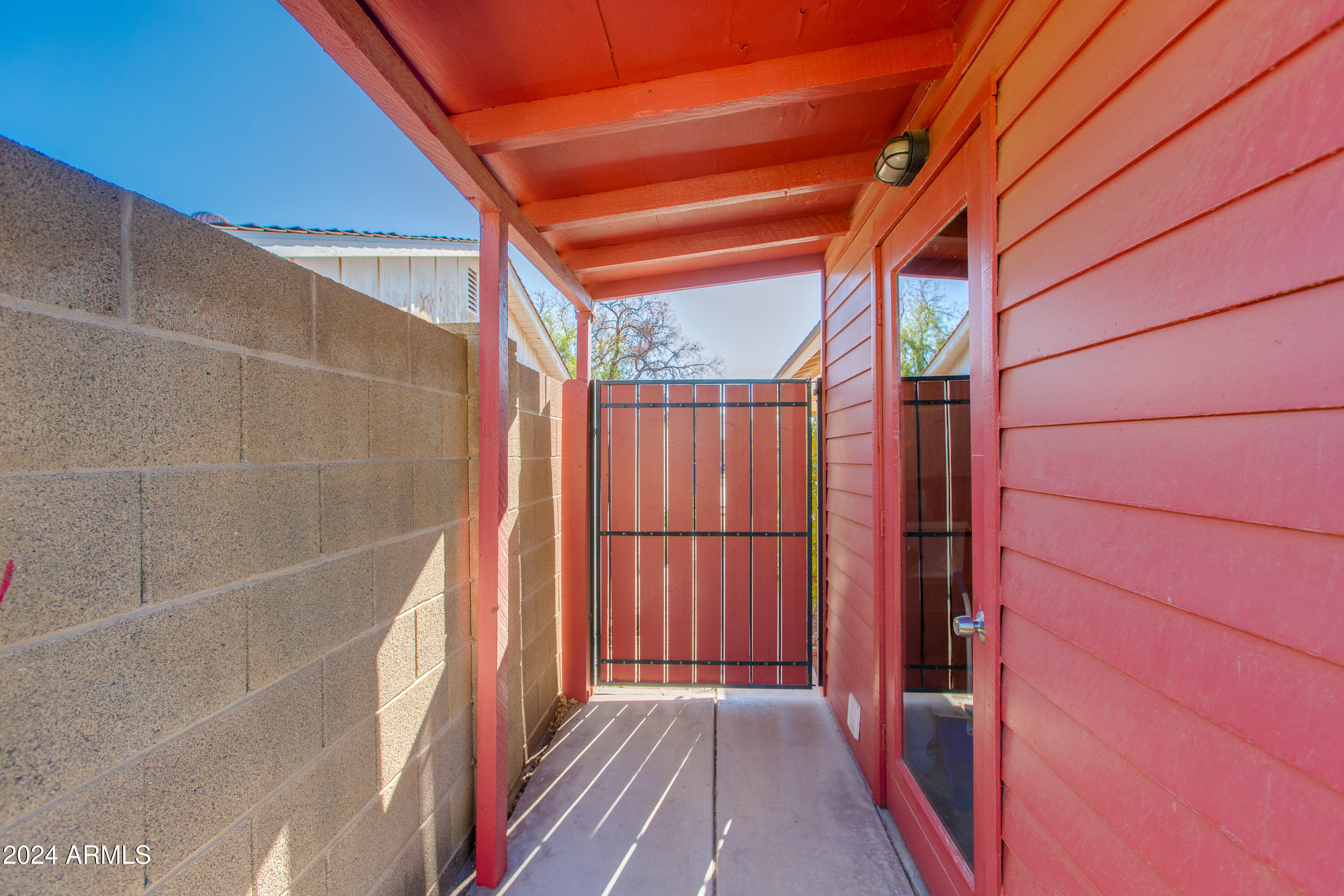 2752 W LAWRENCE Road