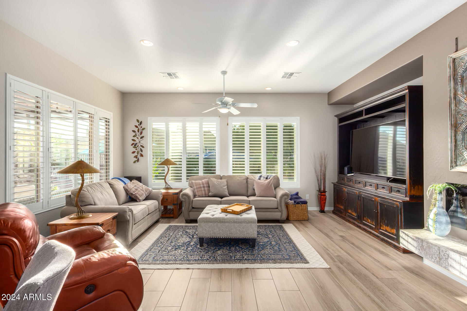 22016 N DE LA GUERRA Drive