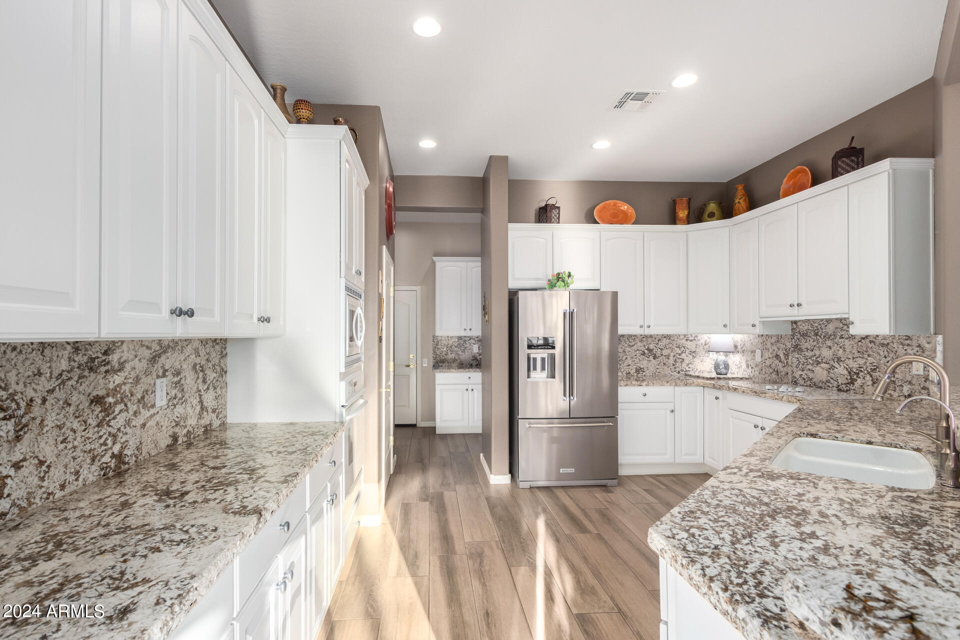 22016 N DE LA GUERRA Drive