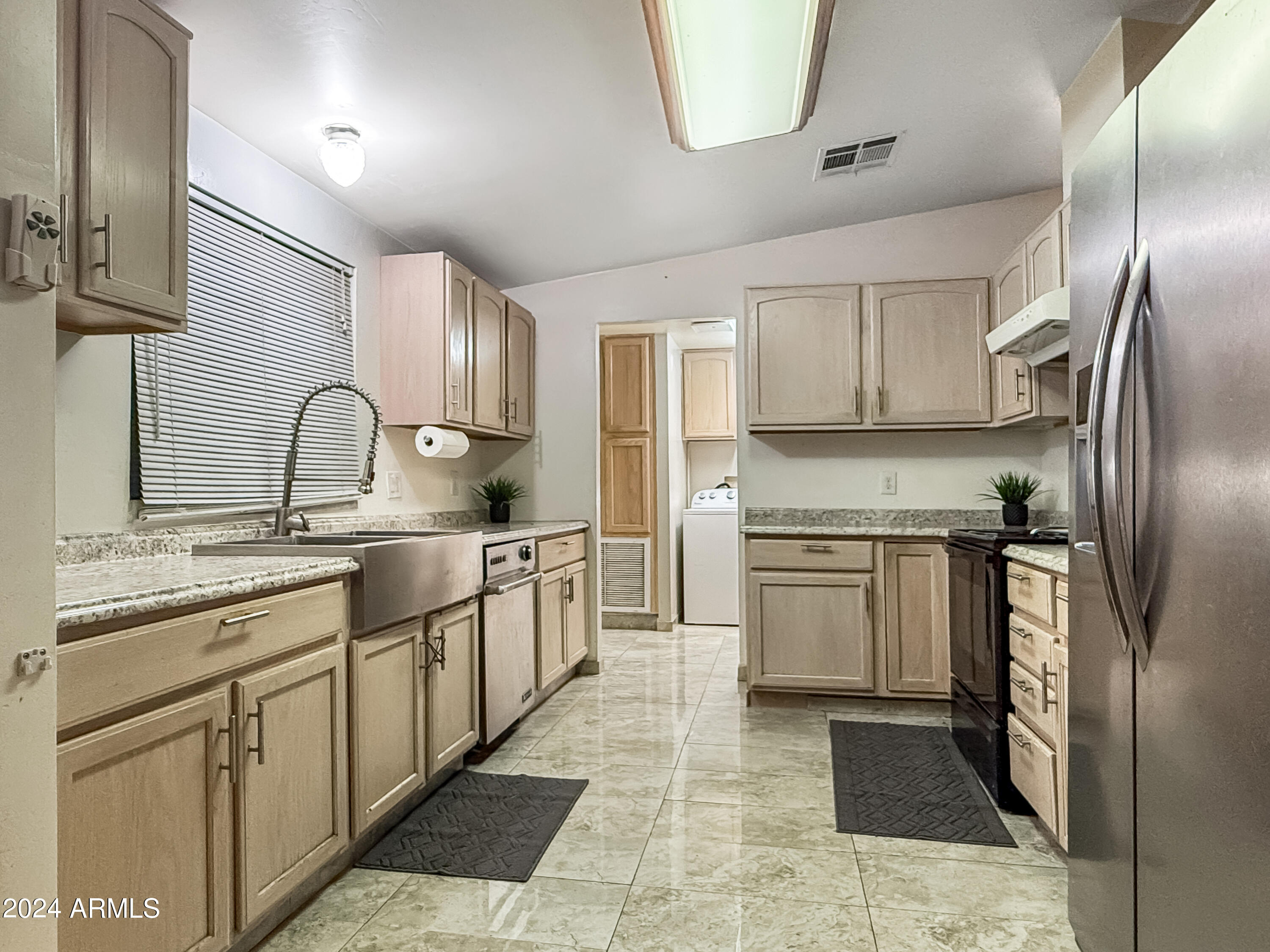8601 N 103RD Avenue, 68