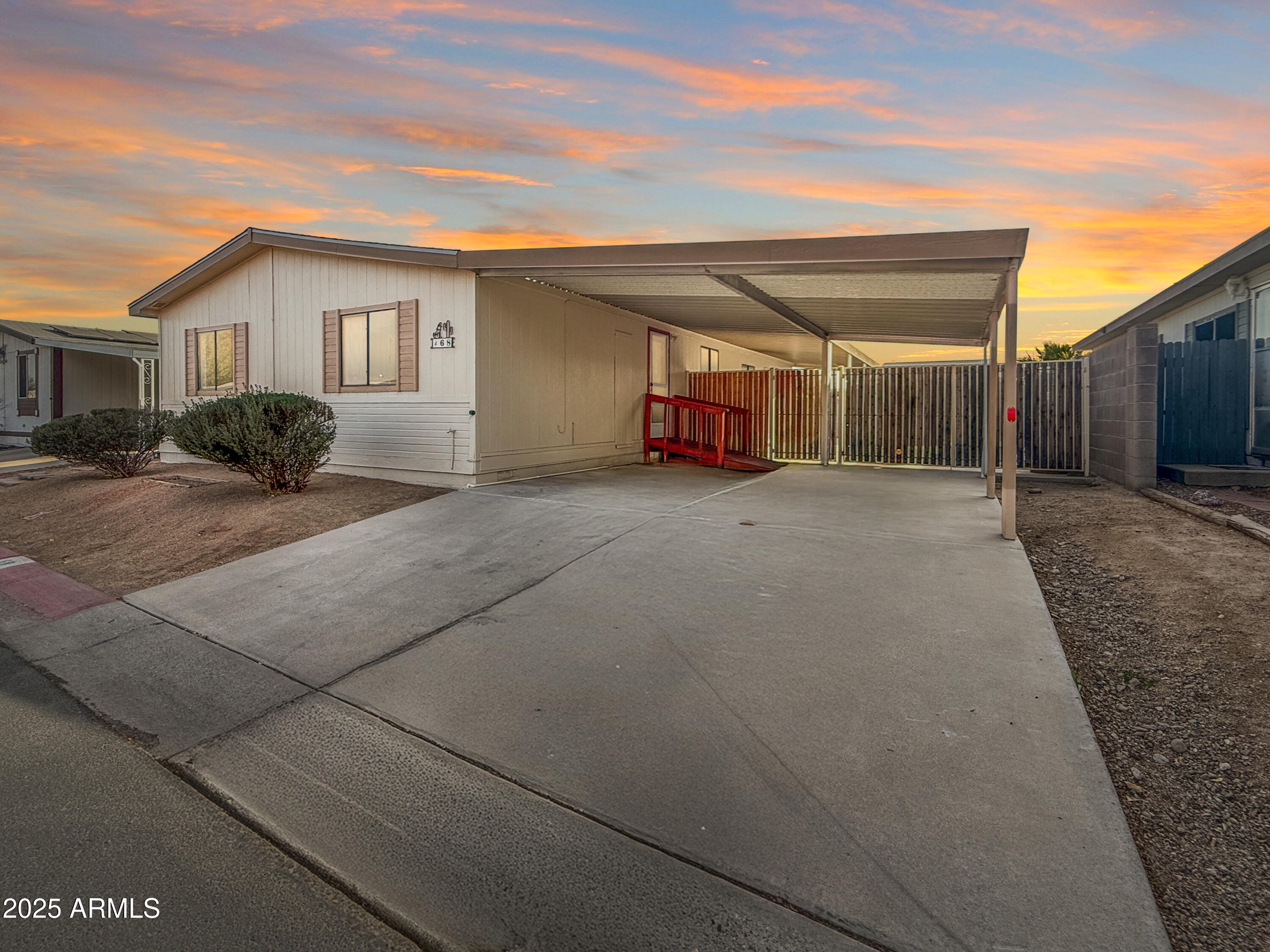 8601 N 103RD Avenue, 68